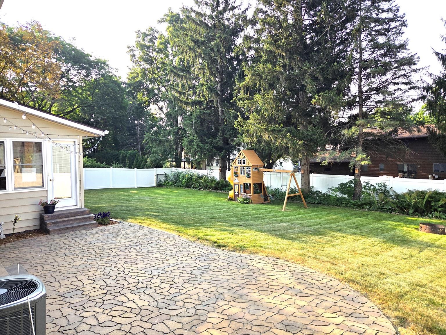 1020 W BLODGETT STREET, Marshfield, Wisconsin 54449, 4 Bedrooms Bedrooms, ,3 BathroomsBathrooms,Residential,For Sale,1020 W BLODGETT STREET,22603656