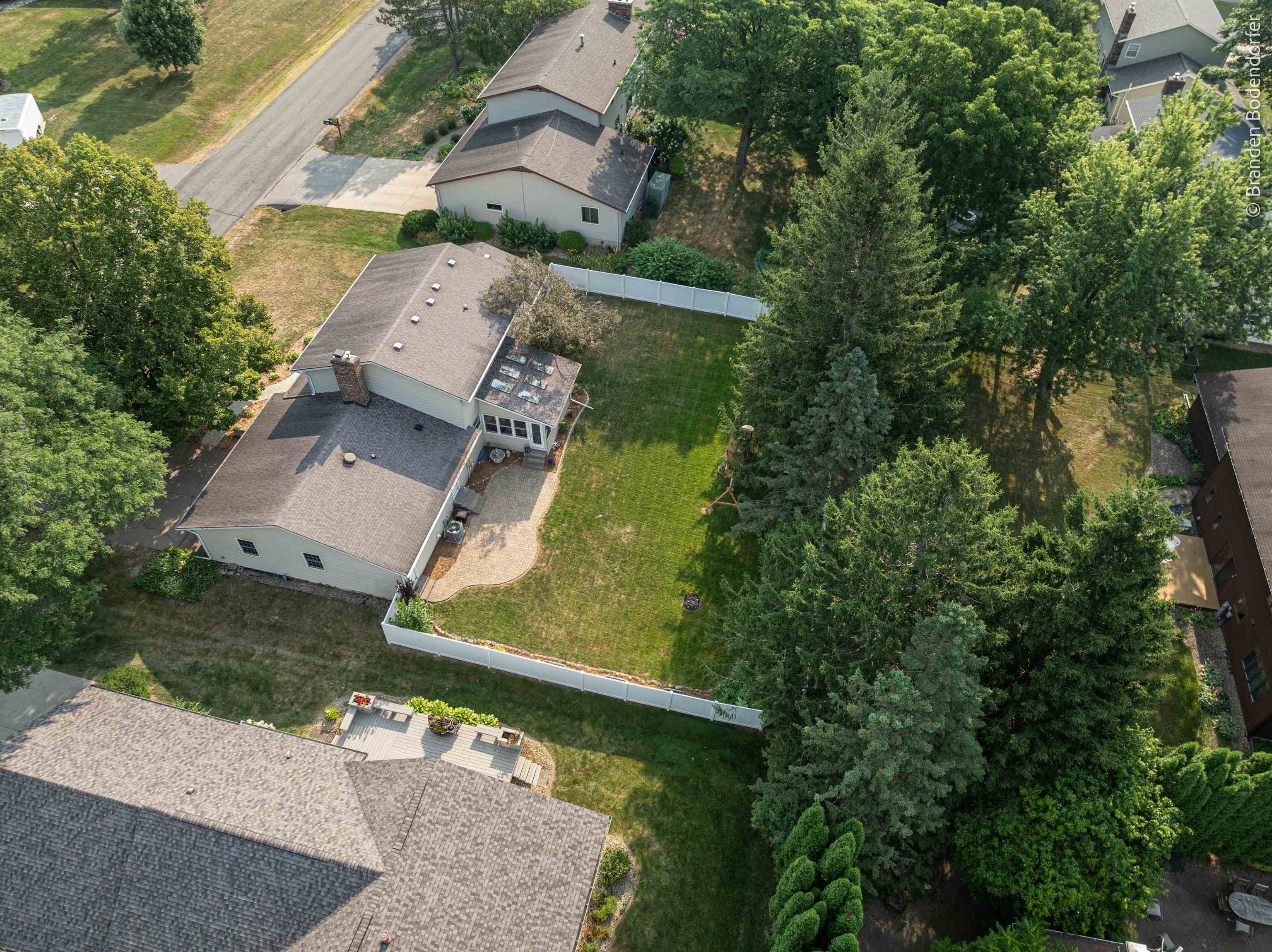 1020 W BLODGETT STREET, Marshfield, Wisconsin 54449, 4 Bedrooms Bedrooms, ,3 BathroomsBathrooms,Residential,For Sale,1020 W BLODGETT STREET,22603656