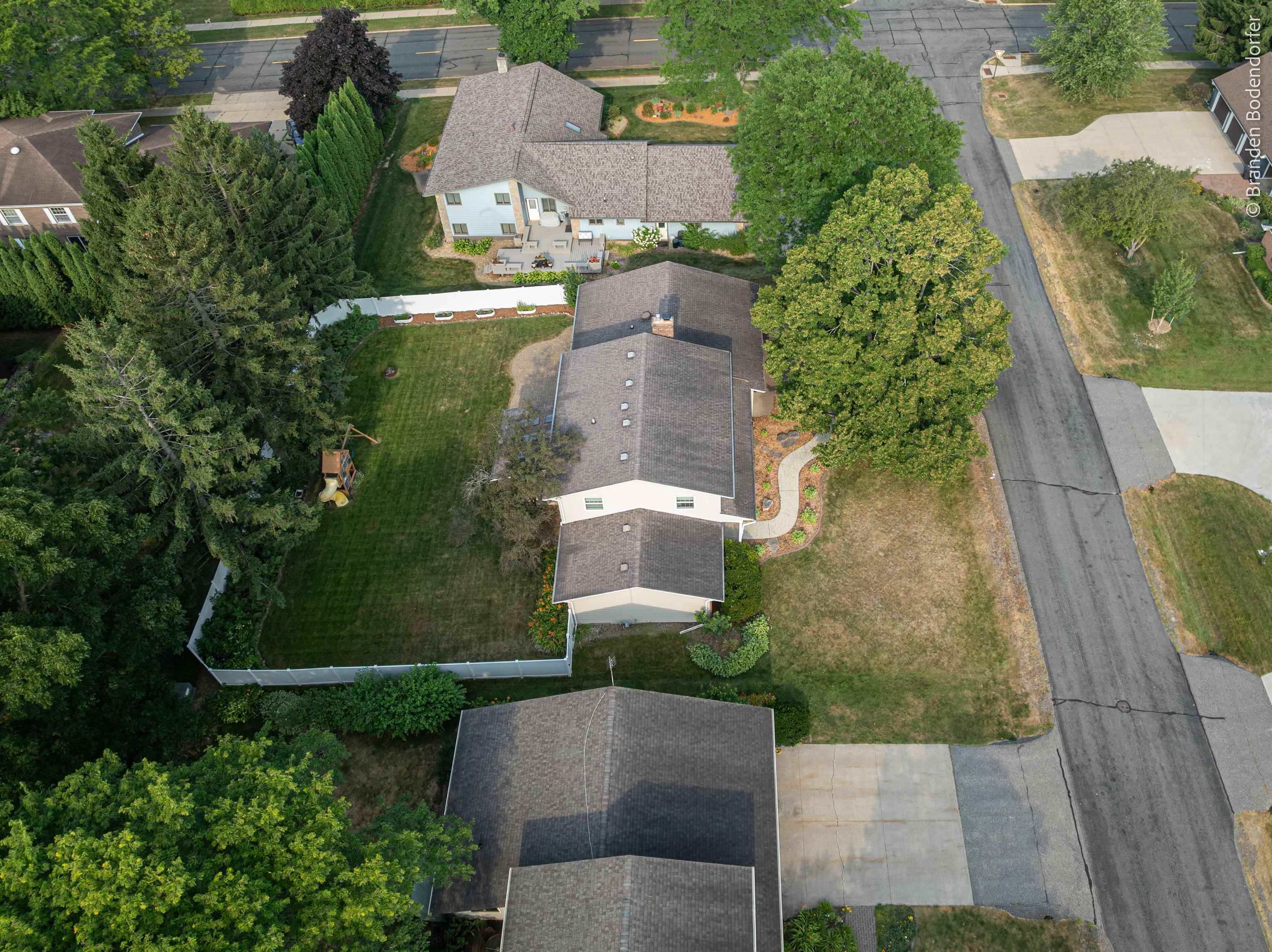 1020 W BLODGETT STREET, Marshfield, Wisconsin 54449, 4 Bedrooms Bedrooms, ,3 BathroomsBathrooms,Residential,For Sale,1020 W BLODGETT STREET,22603656