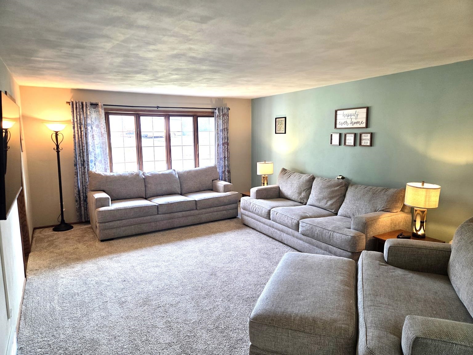 1020 W BLODGETT STREET, Marshfield, Wisconsin 54449, 4 Bedrooms Bedrooms, ,3 BathroomsBathrooms,Residential,For Sale,1020 W BLODGETT STREET,22603656