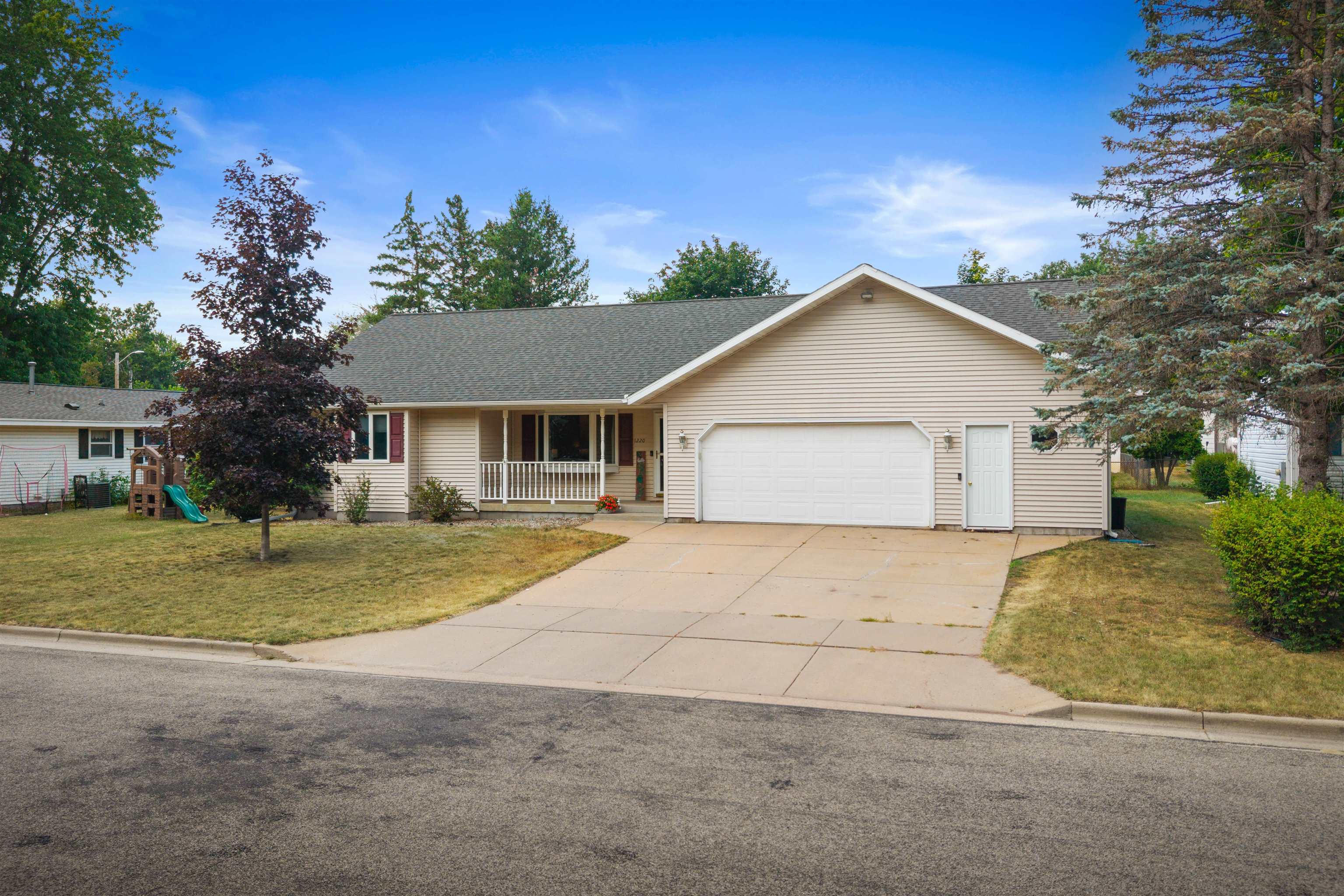 1220 20TH PLACE, Wisconsin Rapids, Wisconsin 54494, 3 Bedrooms Bedrooms, ,3 BathroomsBathrooms,Residential,For Sale,1220 20TH PLACE,22603657