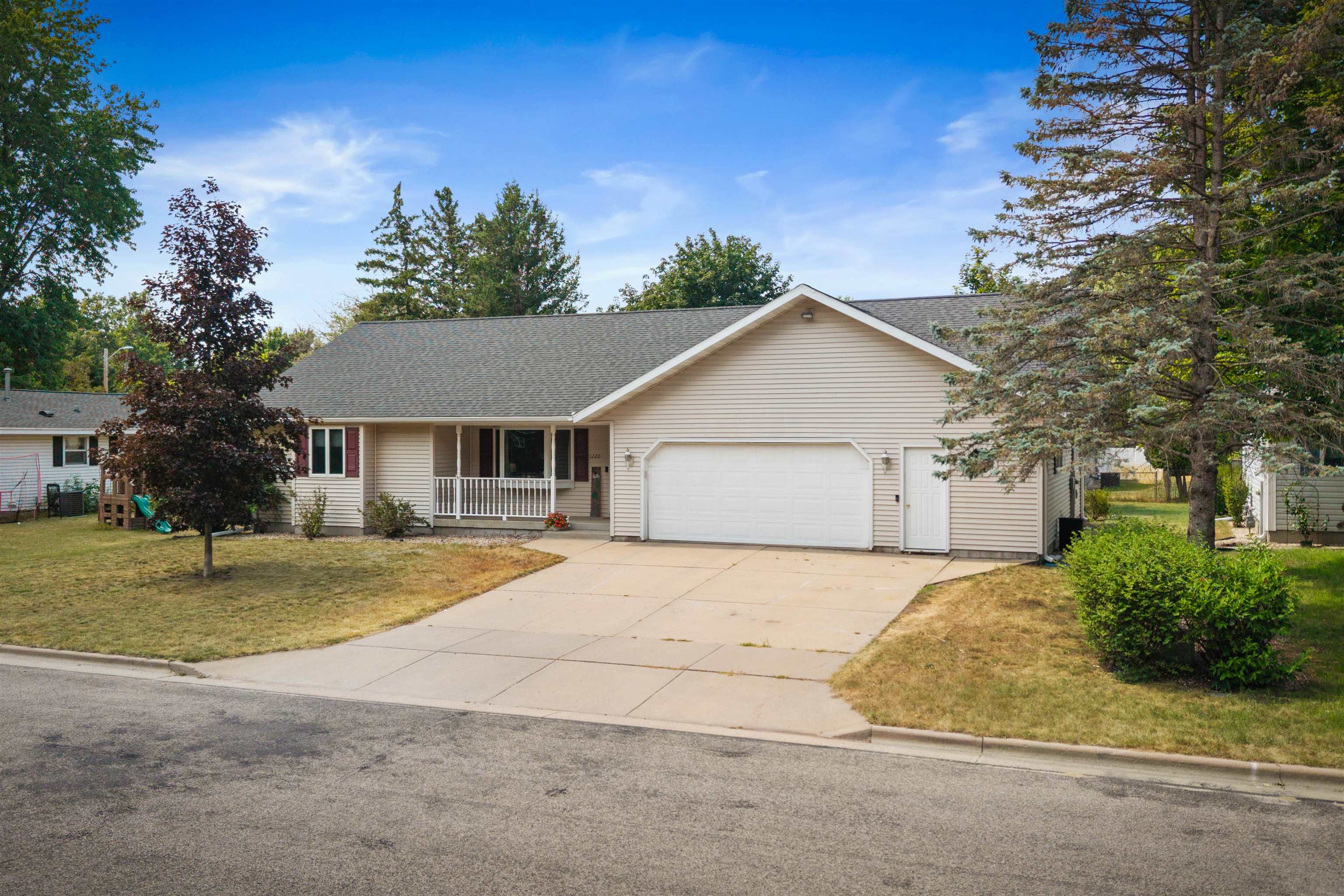 1220 20TH PLACE, Wisconsin Rapids, Wisconsin 54494, 3 Bedrooms Bedrooms, ,3 BathroomsBathrooms,Residential,For Sale,1220 20TH PLACE,22603657