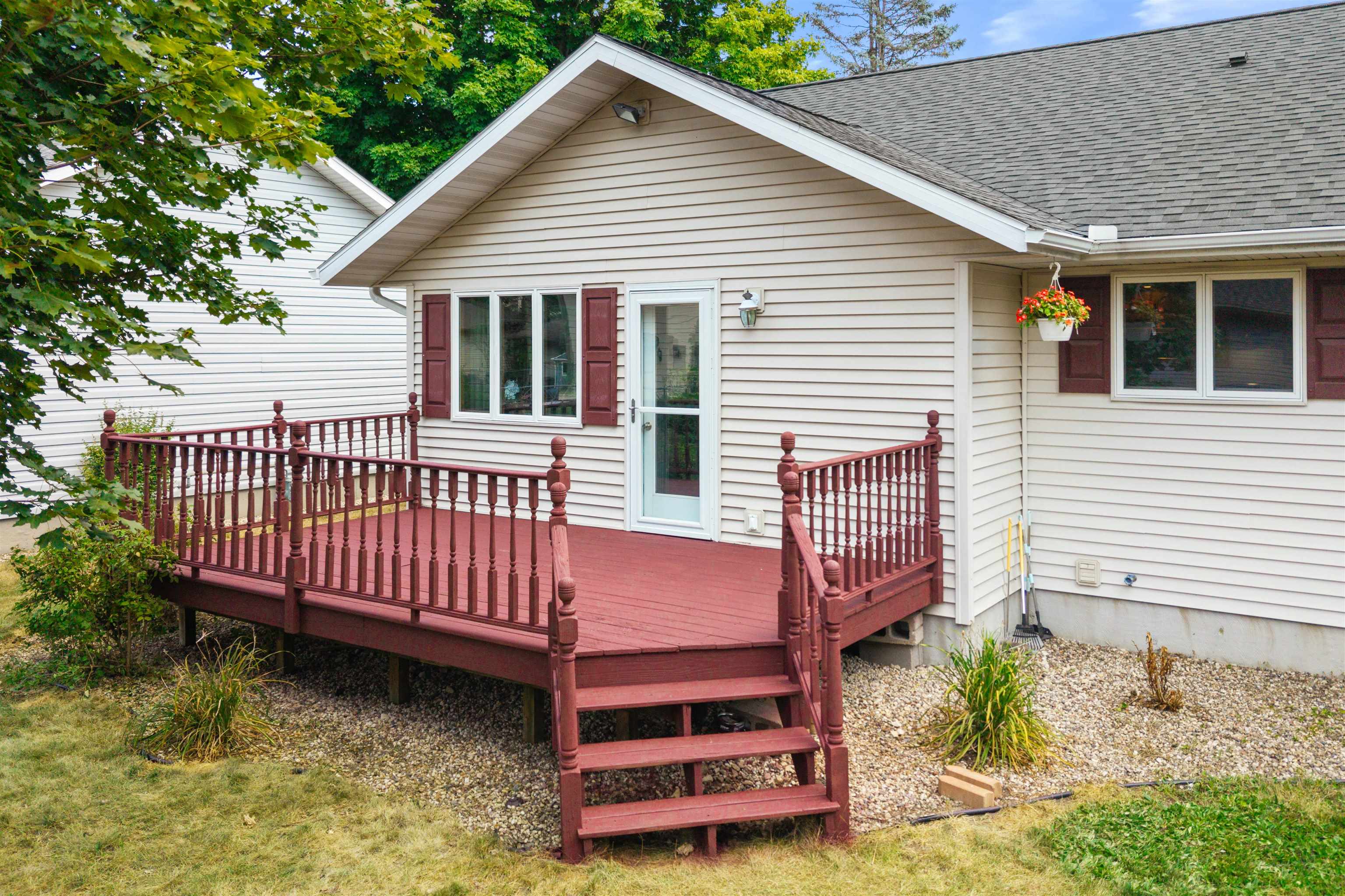 1220 20TH PLACE, Wisconsin Rapids, Wisconsin 54494, 3 Bedrooms Bedrooms, ,3 BathroomsBathrooms,Residential,For Sale,1220 20TH PLACE,22603657