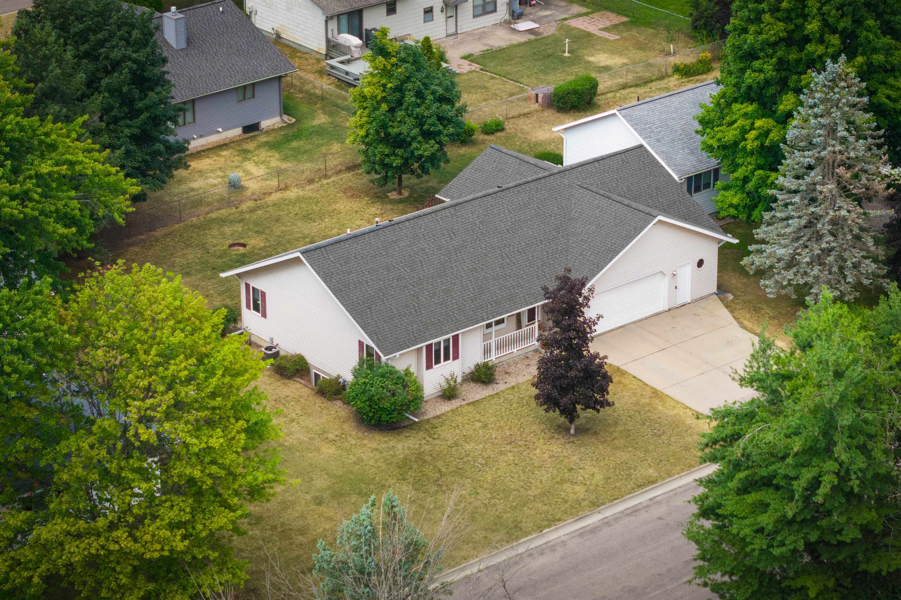 1220 20TH PLACE, Wisconsin Rapids, Wisconsin 54494, 3 Bedrooms Bedrooms, ,3 BathroomsBathrooms,Residential,For Sale,1220 20TH PLACE,22603657