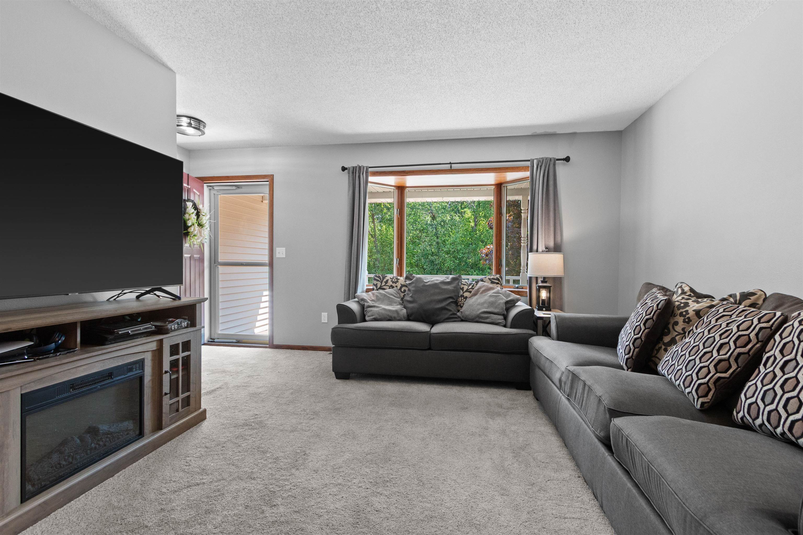 1220 20TH PLACE, Wisconsin Rapids, Wisconsin 54494, 3 Bedrooms Bedrooms, ,3 BathroomsBathrooms,Residential,For Sale,1220 20TH PLACE,22603657
