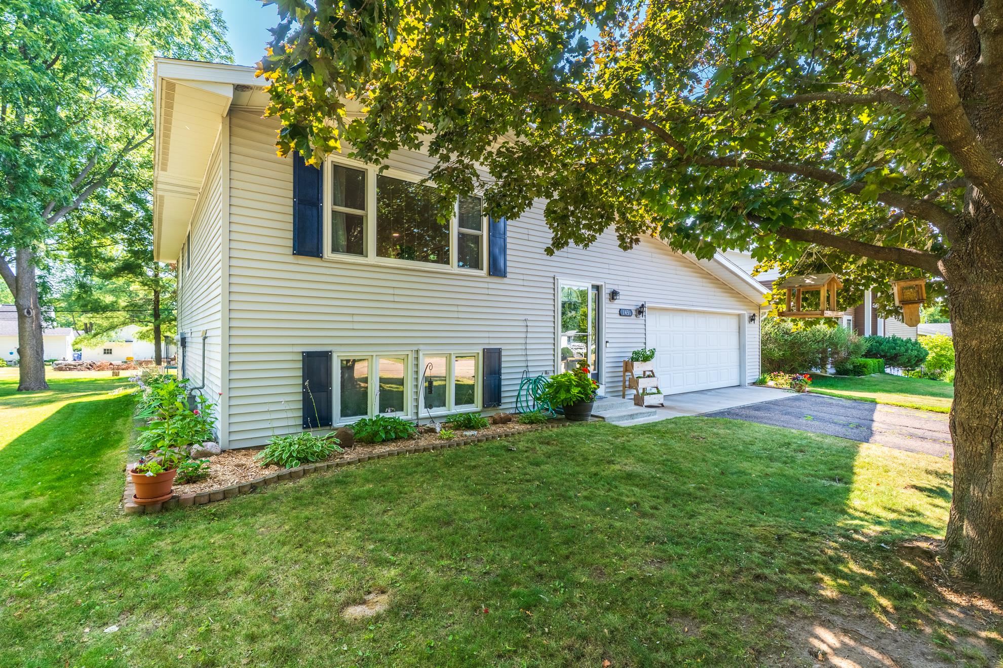1431 N 14TH AVENUE, Wausau, Wisconsin 54401, 4 Bedrooms Bedrooms, ,1 BathroomBathrooms,Residential,For Sale,1431 N 14TH AVENUE,22603665