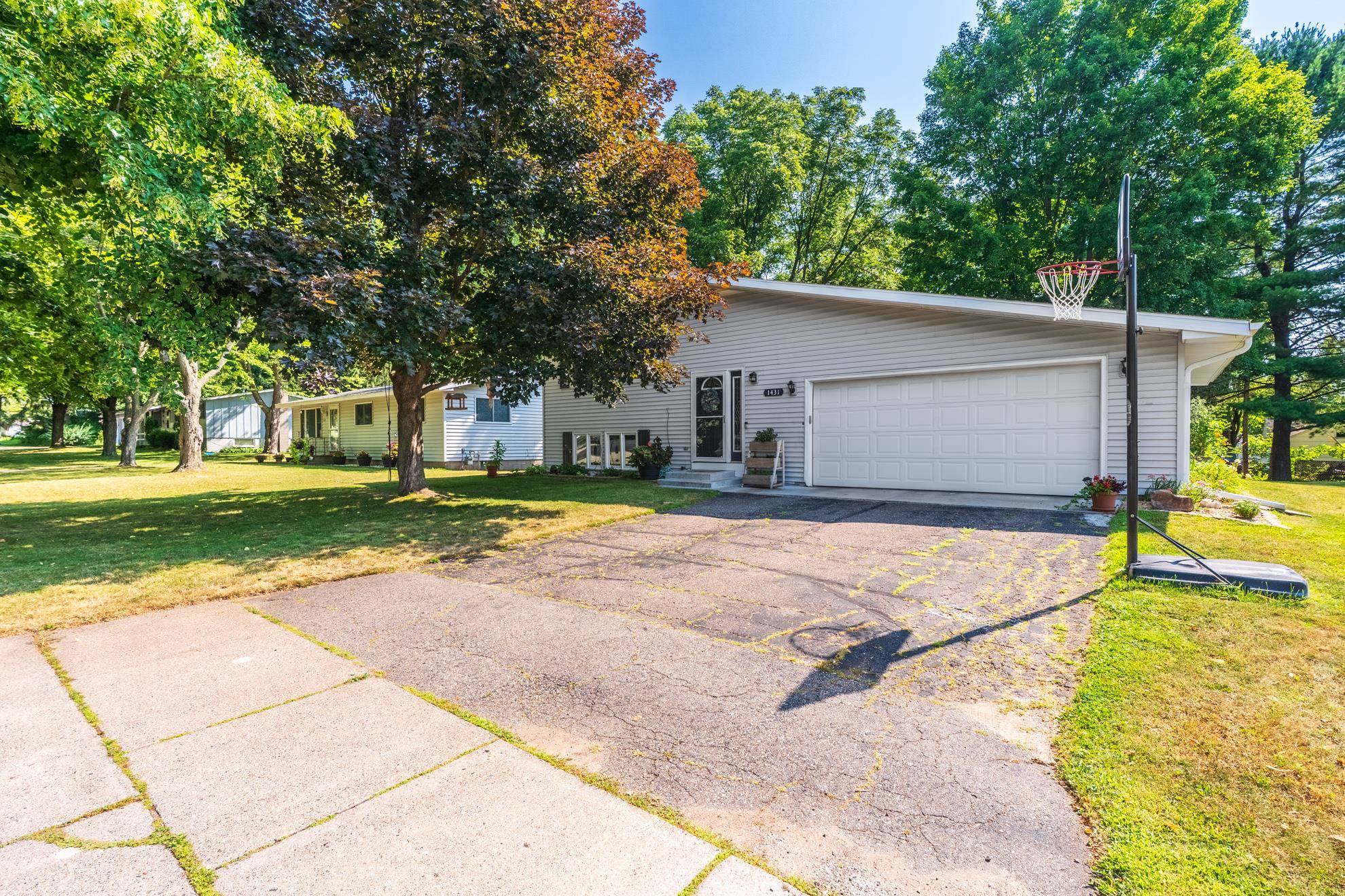 1431 N 14TH AVENUE, Wausau, Wisconsin 54401, 4 Bedrooms Bedrooms, ,1 BathroomBathrooms,Residential,For Sale,1431 N 14TH AVENUE,22603665
