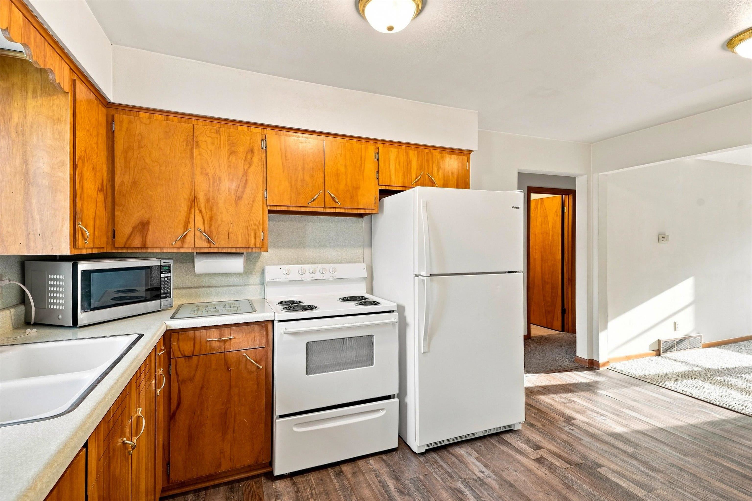 725 - 727 N PLUM AVENUE, Marshfield, Wisconsin 54449, 2 Bedrooms Bedrooms, 5 Rooms Rooms,1 BathroomBathrooms,Multi-family,For Sale,725 - 727 N PLUM AVENUE,22603667