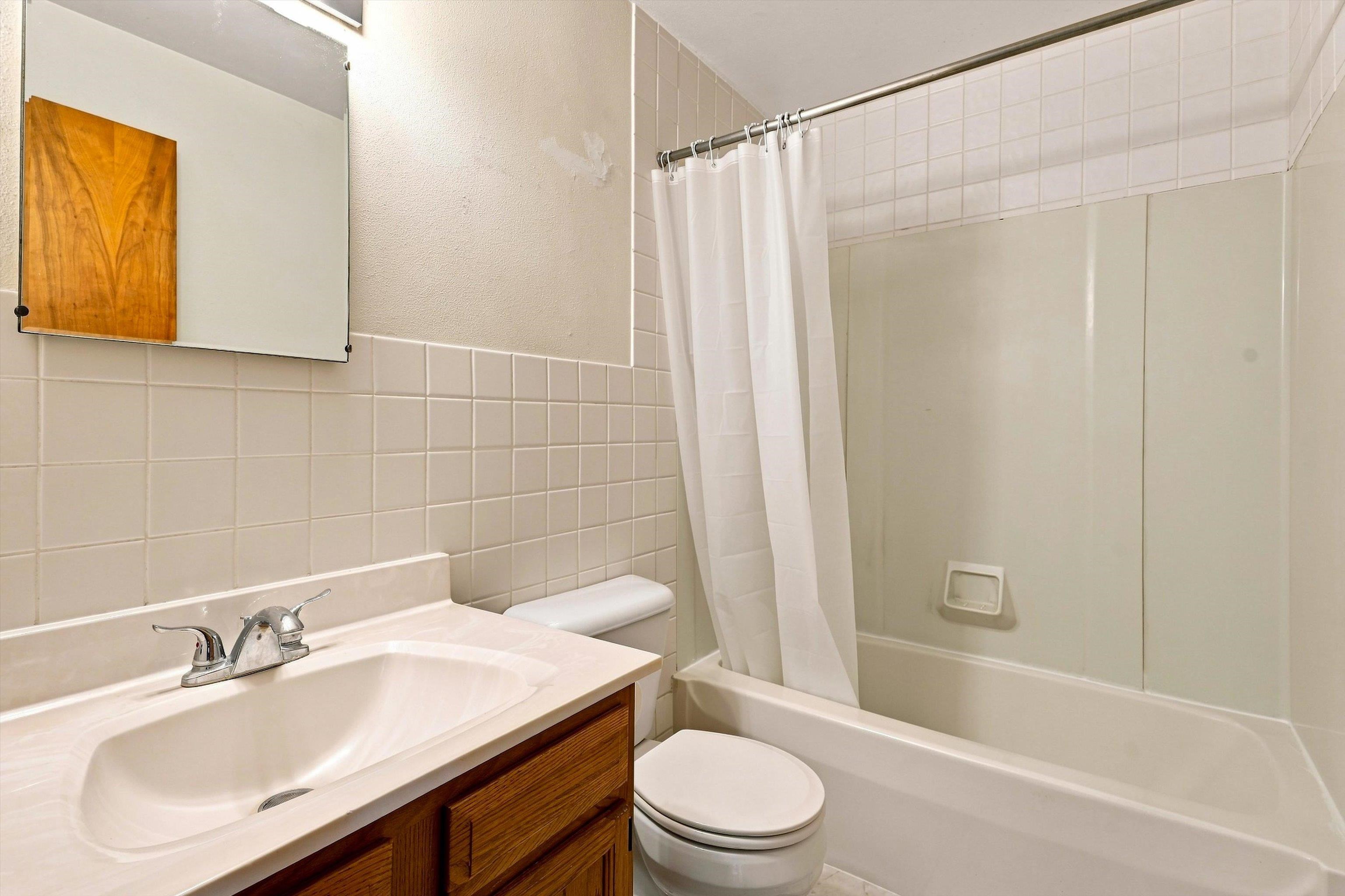 725 - 727 N PLUM AVENUE, Marshfield, Wisconsin 54449, 2 Bedrooms Bedrooms, 5 Rooms Rooms,1 BathroomBathrooms,Multi-family,For Sale,725 - 727 N PLUM AVENUE,22603667