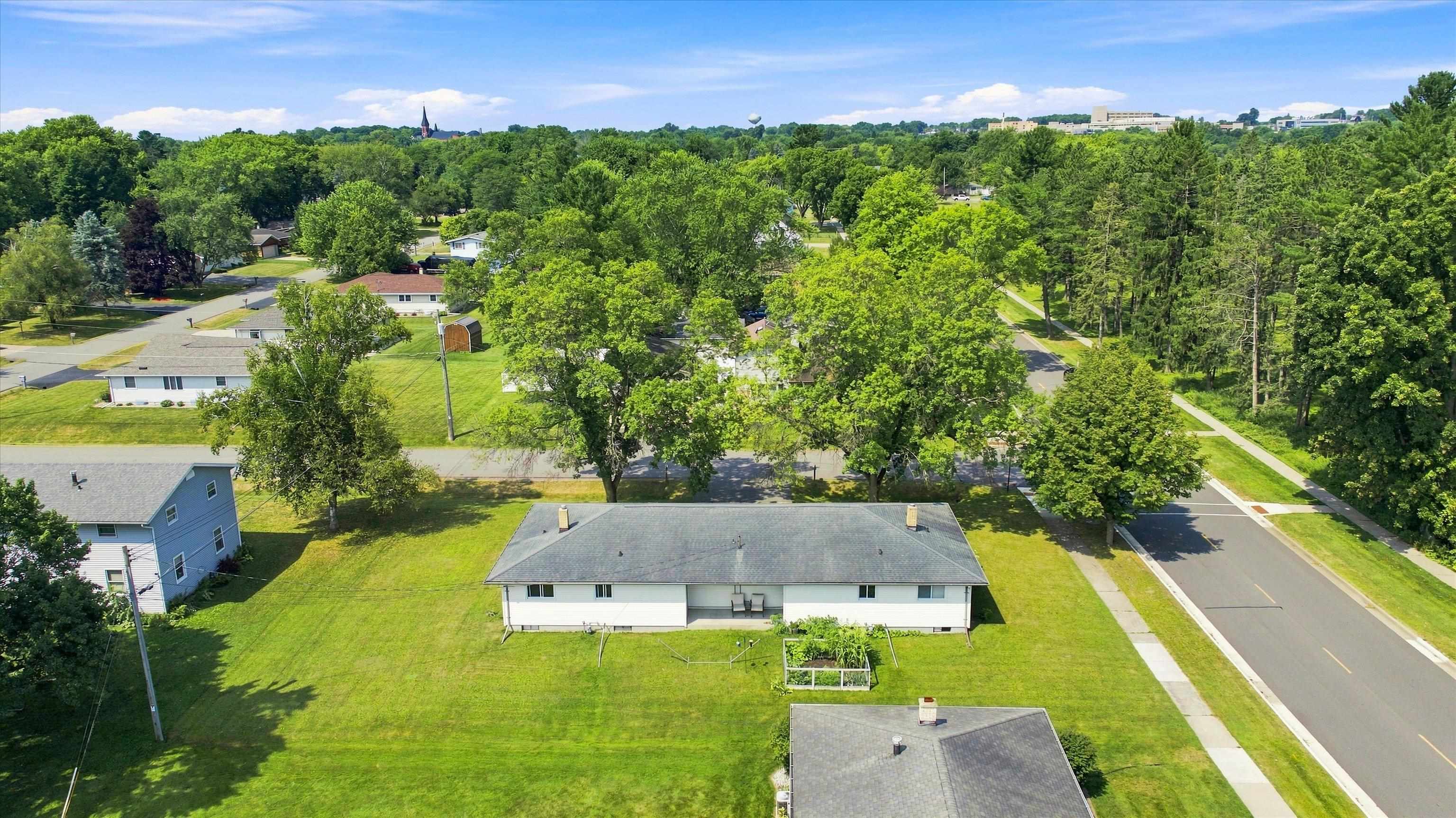 725 - 727 N PLUM AVENUE, Marshfield, Wisconsin 54449, 2 Bedrooms Bedrooms, 5 Rooms Rooms,1 BathroomBathrooms,Multi-family,For Sale,725 - 727 N PLUM AVENUE,22603667