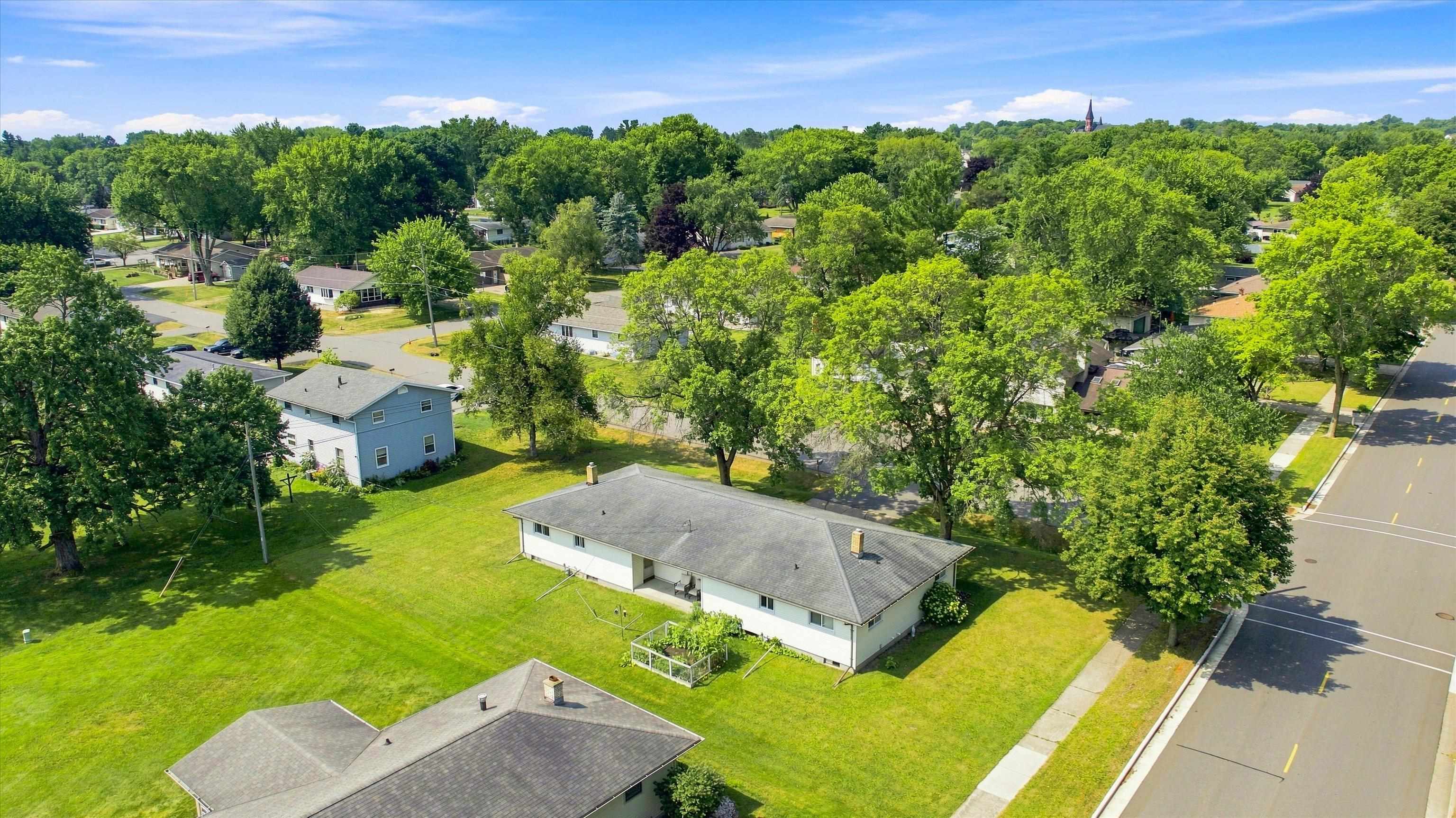 725 - 727 N PLUM AVENUE, Marshfield, Wisconsin 54449, 2 Bedrooms Bedrooms, 5 Rooms Rooms,1 BathroomBathrooms,Multi-family,For Sale,725 - 727 N PLUM AVENUE,22603667