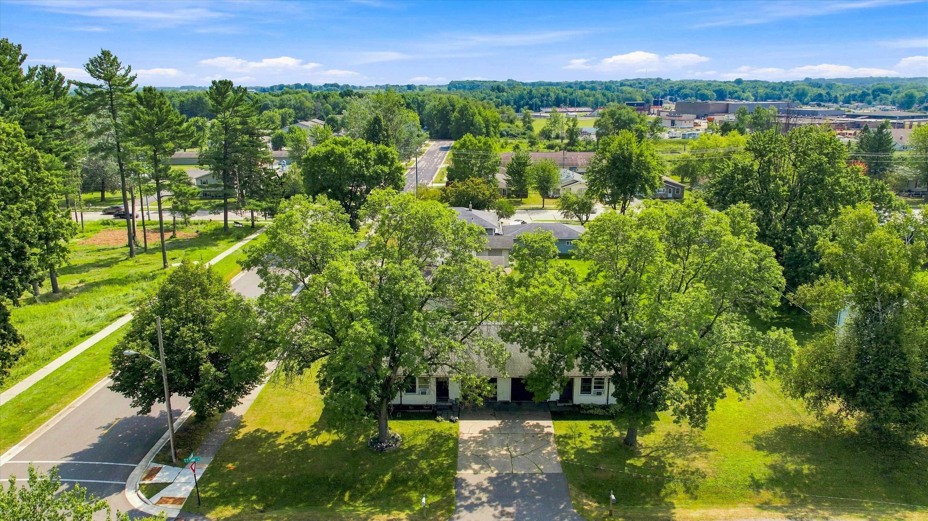 725 - 727 N PLUM AVENUE, Marshfield, Wisconsin 54449, 2 Bedrooms Bedrooms, 5 Rooms Rooms,1 BathroomBathrooms,Multi-family,For Sale,725 - 727 N PLUM AVENUE,22603667