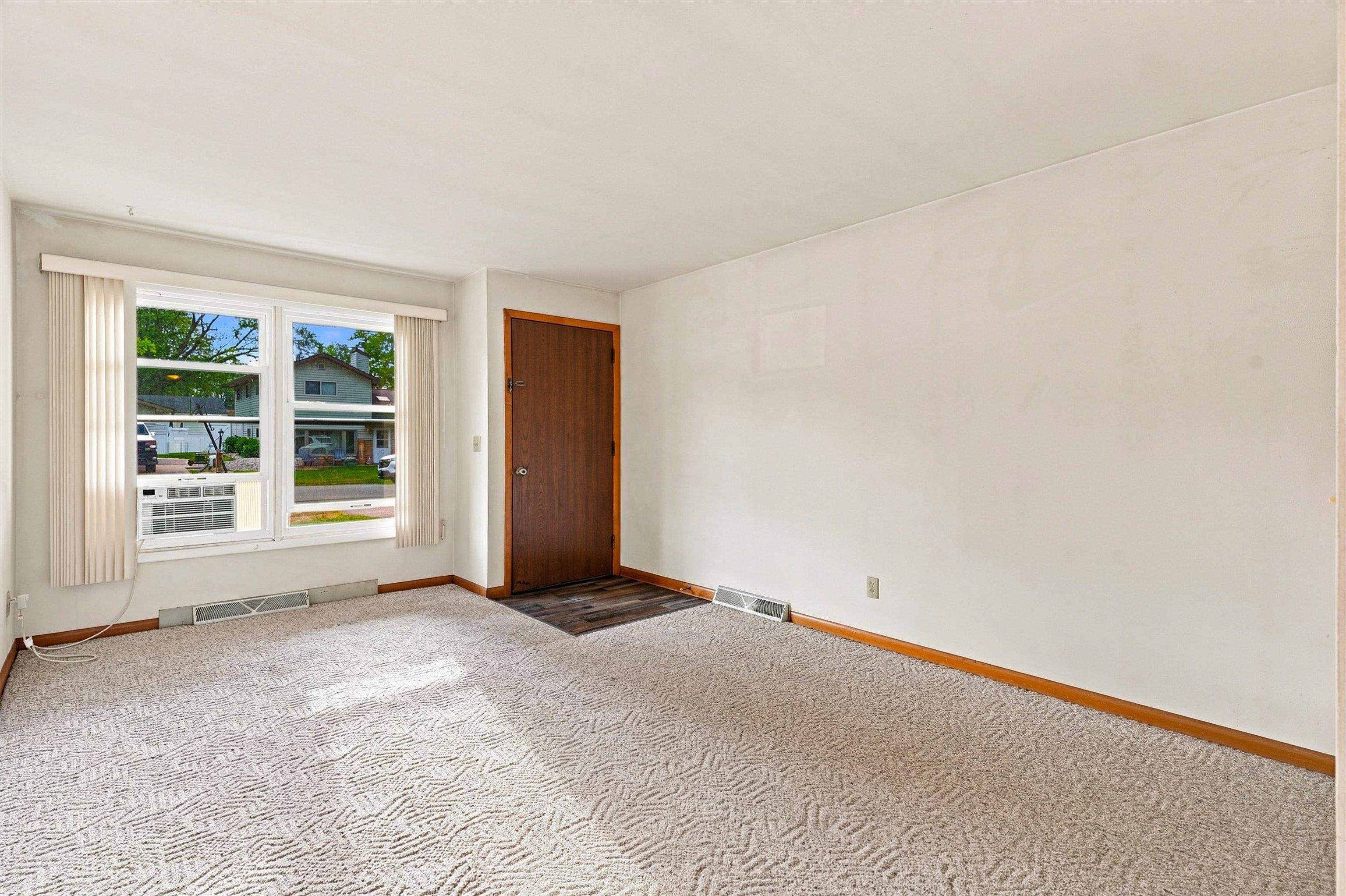 725 - 727 N PLUM AVENUE, Marshfield, Wisconsin 54449, 2 Bedrooms Bedrooms, 5 Rooms Rooms,1 BathroomBathrooms,Multi-family,For Sale,725 - 727 N PLUM AVENUE,22603667