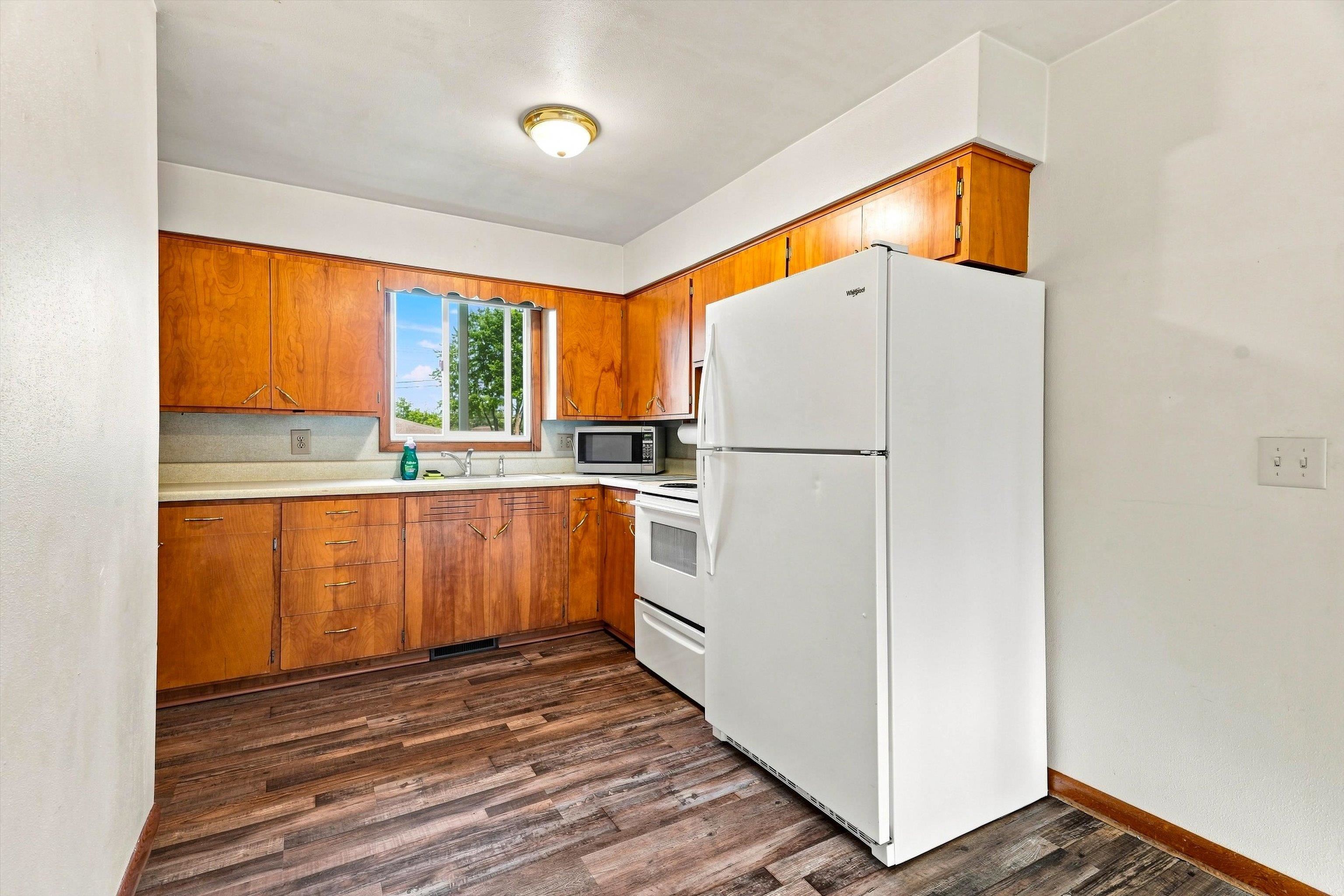 725 - 727 N PLUM AVENUE, Marshfield, Wisconsin 54449, 2 Bedrooms Bedrooms, 5 Rooms Rooms,1 BathroomBathrooms,Multi-family,For Sale,725 - 727 N PLUM AVENUE,22603667