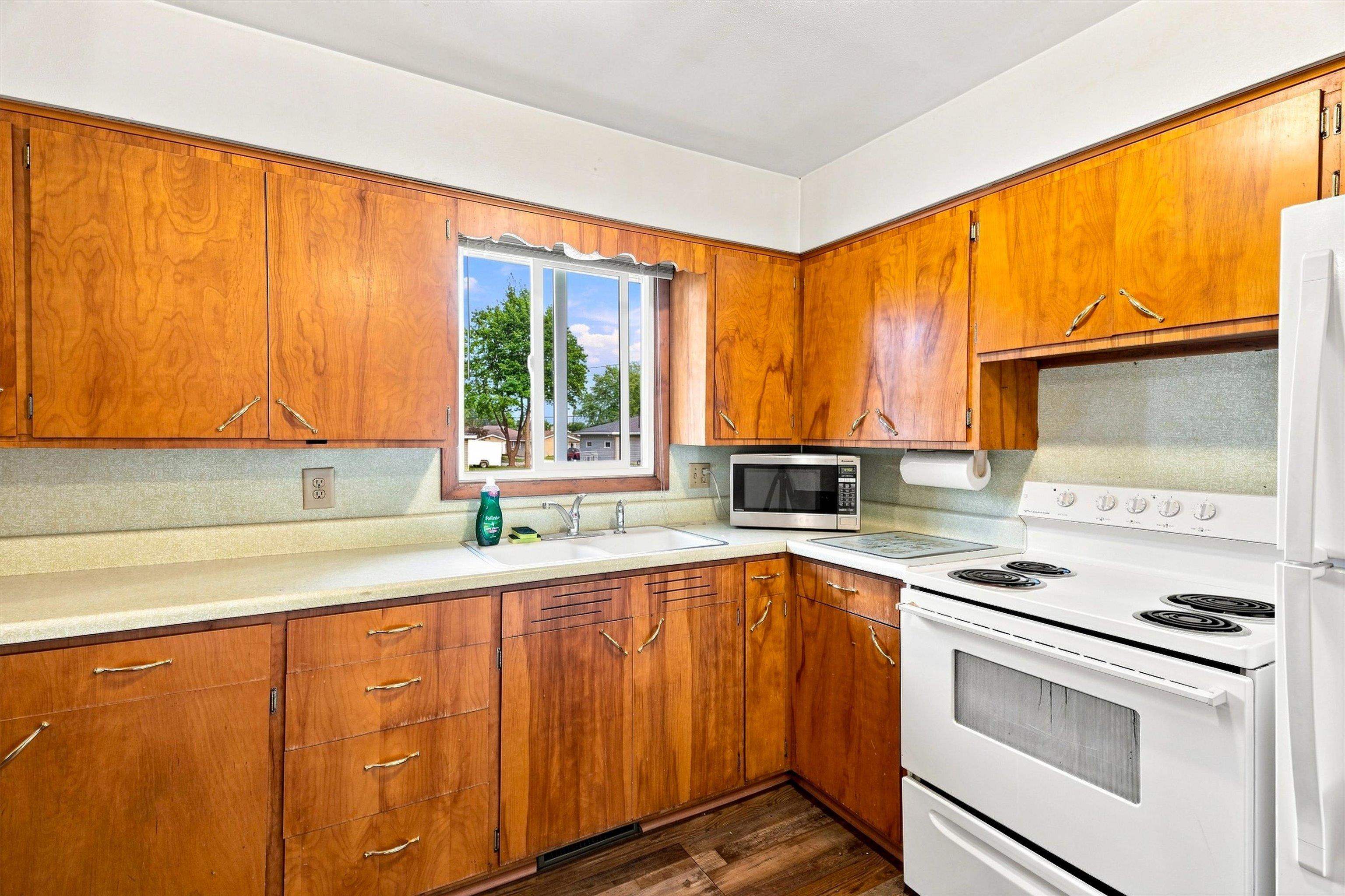 725 - 727 N PLUM AVENUE, Marshfield, Wisconsin 54449, 2 Bedrooms Bedrooms, 5 Rooms Rooms,1 BathroomBathrooms,Multi-family,For Sale,725 - 727 N PLUM AVENUE,22603667