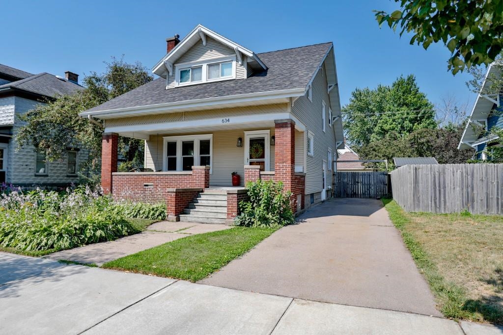 634 S 5TH AVENUE, Wausau, Wisconsin 54401, 3 Bedrooms Bedrooms, ,1 BathroomBathrooms,Residential,For Sale,634 S 5TH AVENUE,22603668
