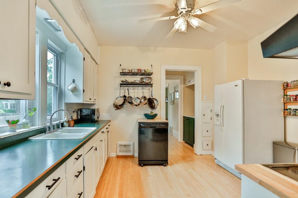 634 S 5TH AVENUE, Wausau, Wisconsin 54401, 3 Bedrooms Bedrooms, ,1 BathroomBathrooms,Residential,For Sale,634 S 5TH AVENUE,22603668
