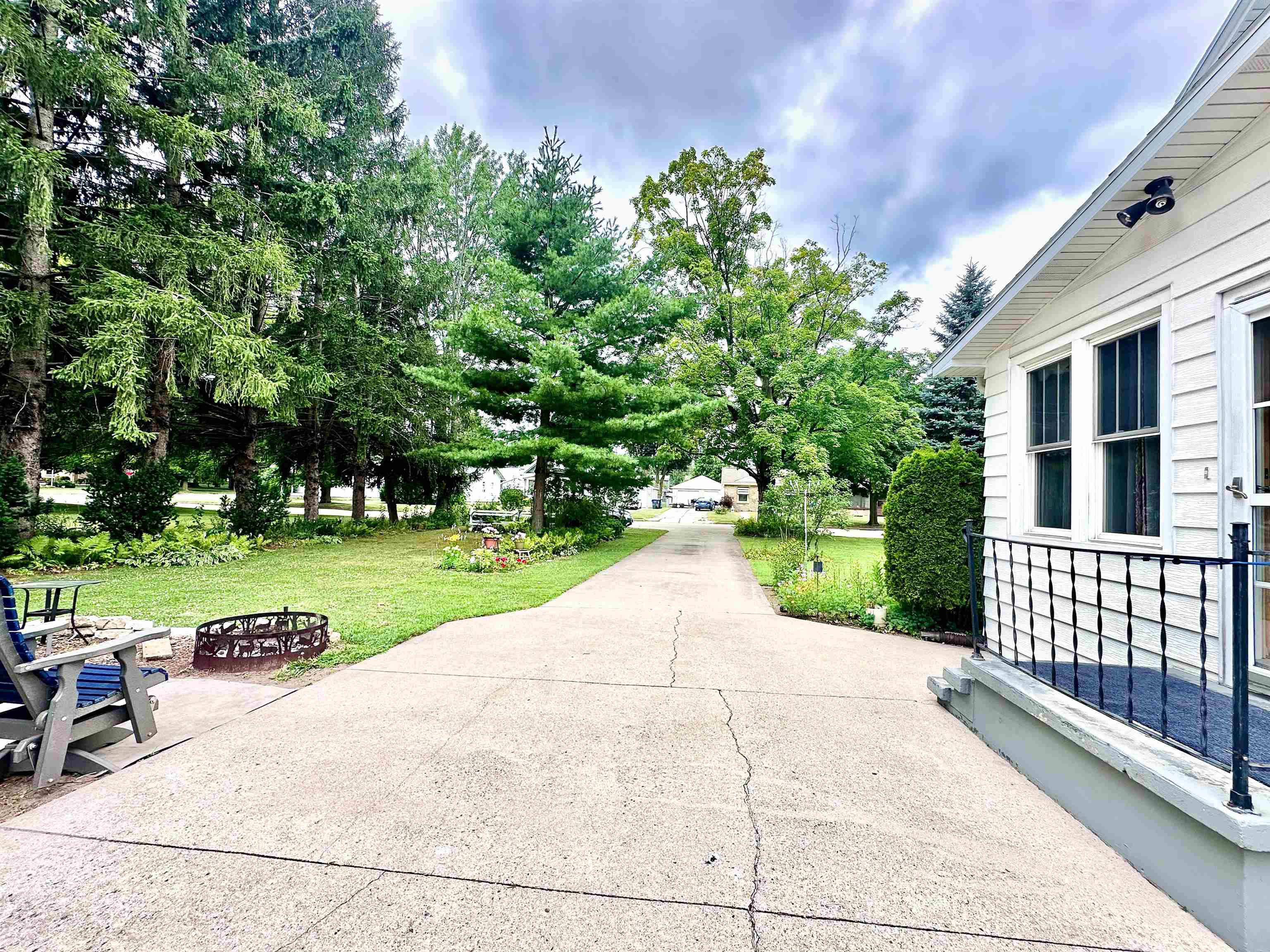 404 BRUCE STREET, New London, Wisconsin 54961, 3 Bedrooms Bedrooms, ,2 BathroomsBathrooms,Residential,For Sale,404 BRUCE STREET,22603674