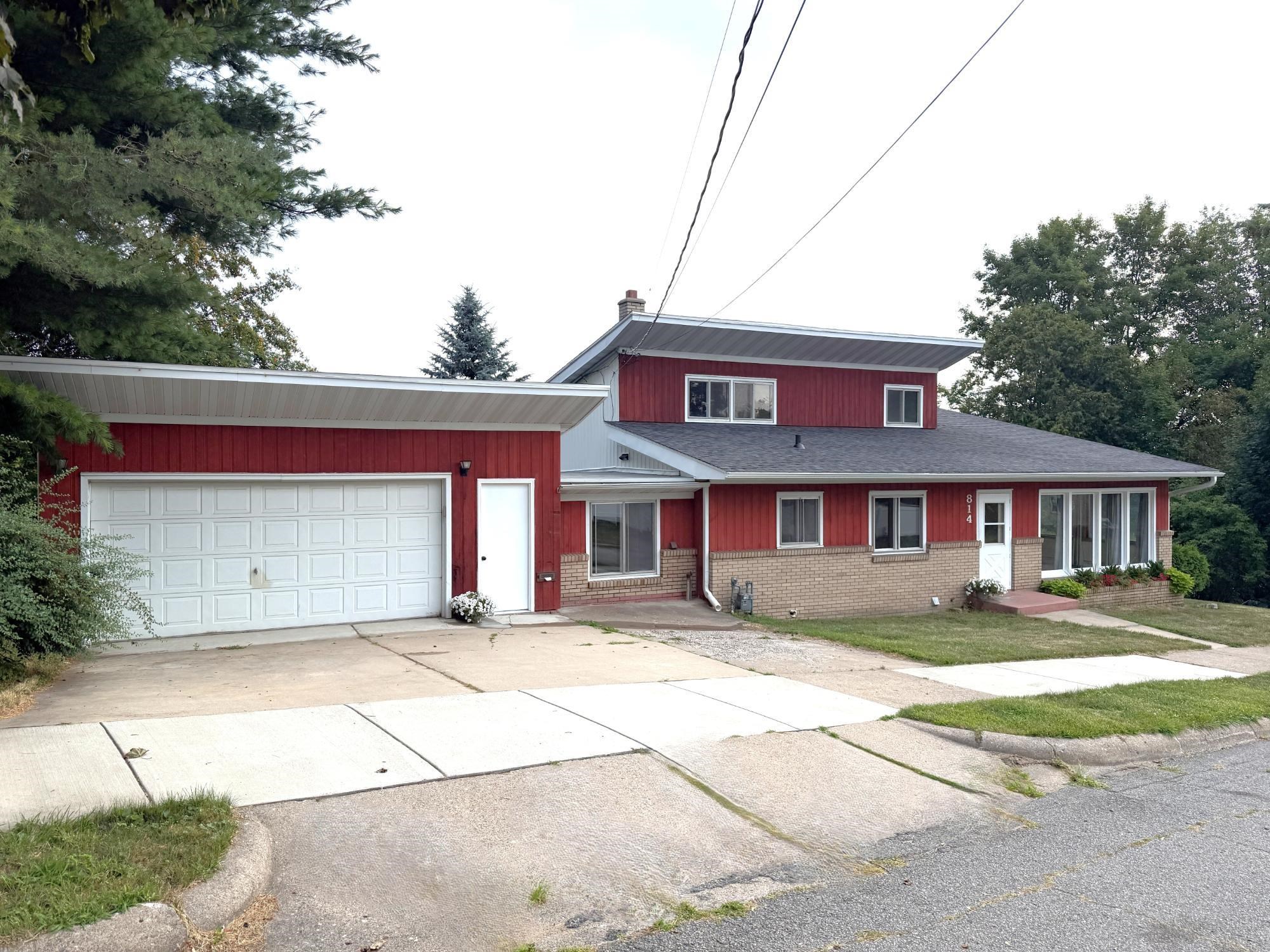 814 HILLCREST AVENUE, Wausau, Wisconsin 54401, 4 Bedrooms Bedrooms, ,2 BathroomsBathrooms,Residential,For Sale,814 HILLCREST AVENUE,22603685