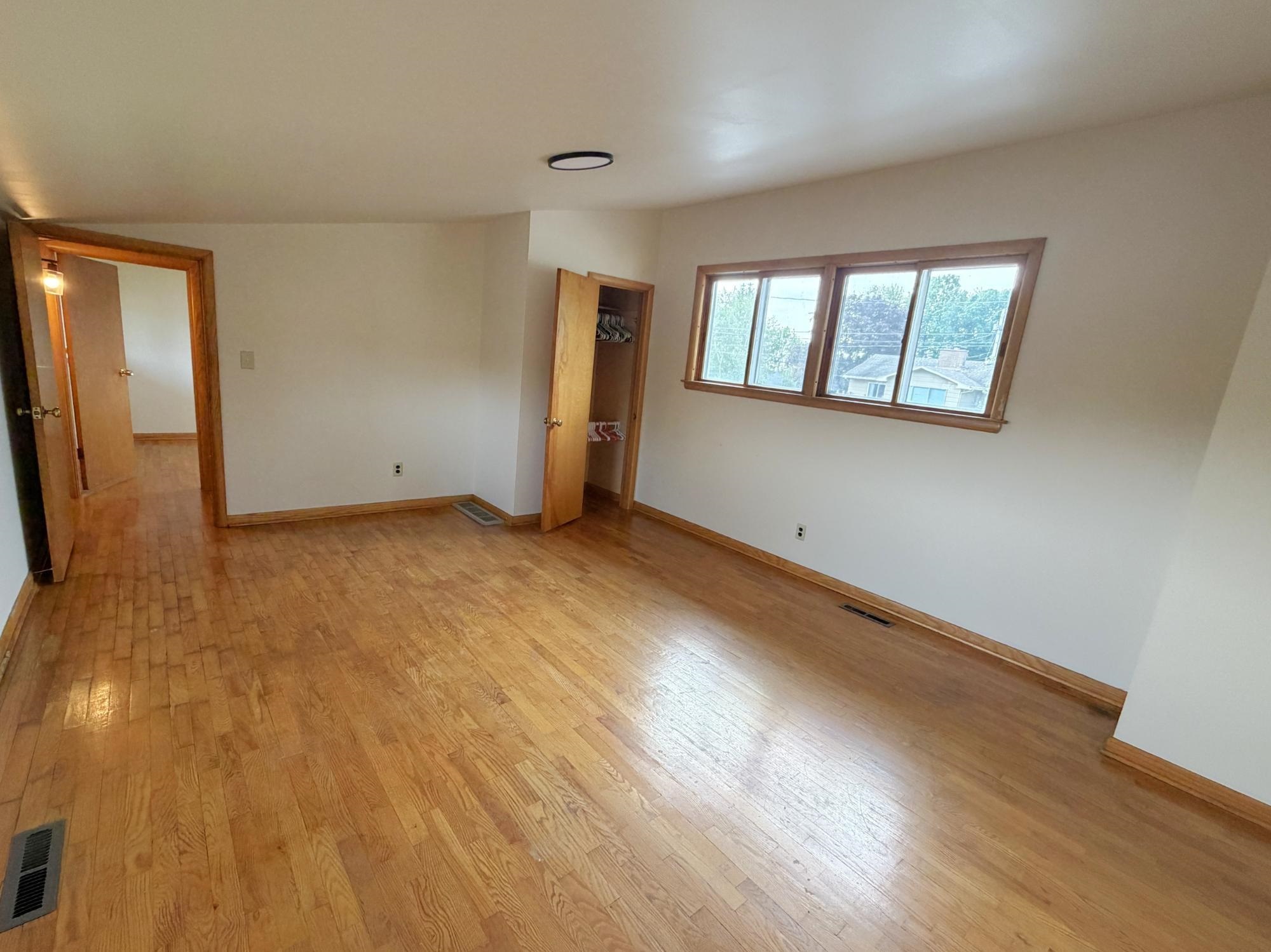814 HILLCREST AVENUE, Wausau, Wisconsin 54401, 4 Bedrooms Bedrooms, ,2 BathroomsBathrooms,Residential,For Sale,814 HILLCREST AVENUE,22603685
