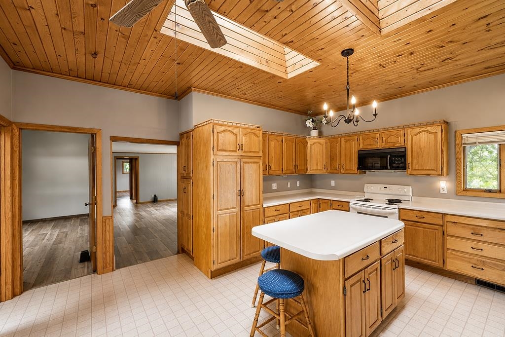 3824 SAINT JOHNS ROAD, Wisconsin Rapids, Wisconsin 54495, 3 Bedrooms Bedrooms, ,2 BathroomsBathrooms,Residential,For Sale,3824 SAINT JOHNS ROAD,22603694