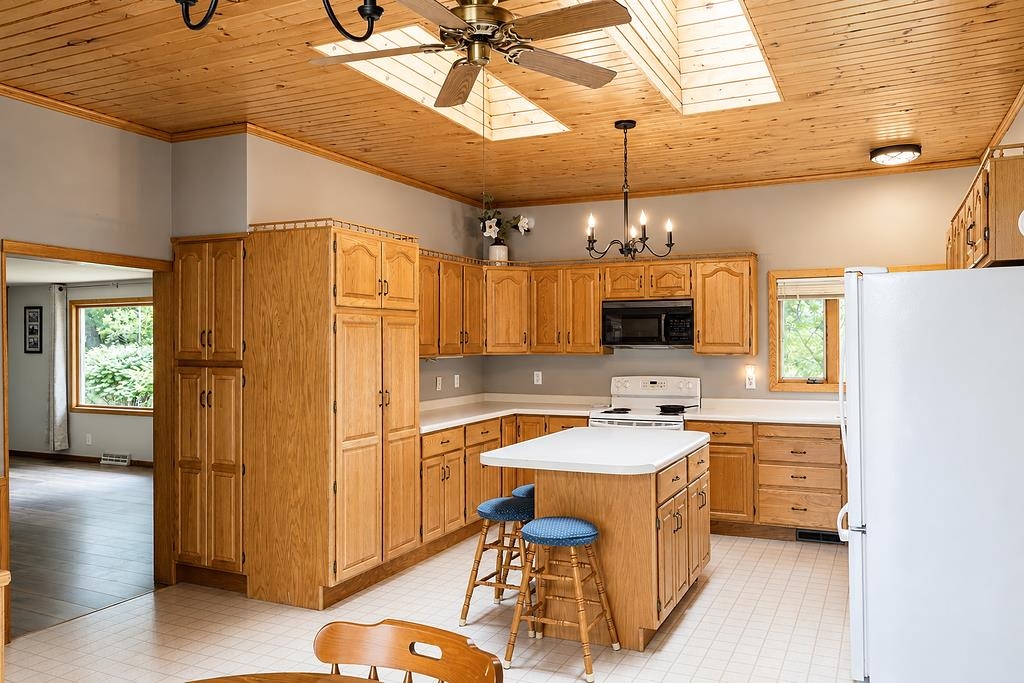 3824 SAINT JOHNS ROAD, Wisconsin Rapids, Wisconsin 54495, 3 Bedrooms Bedrooms, ,2 BathroomsBathrooms,Residential,For Sale,3824 SAINT JOHNS ROAD,22603694