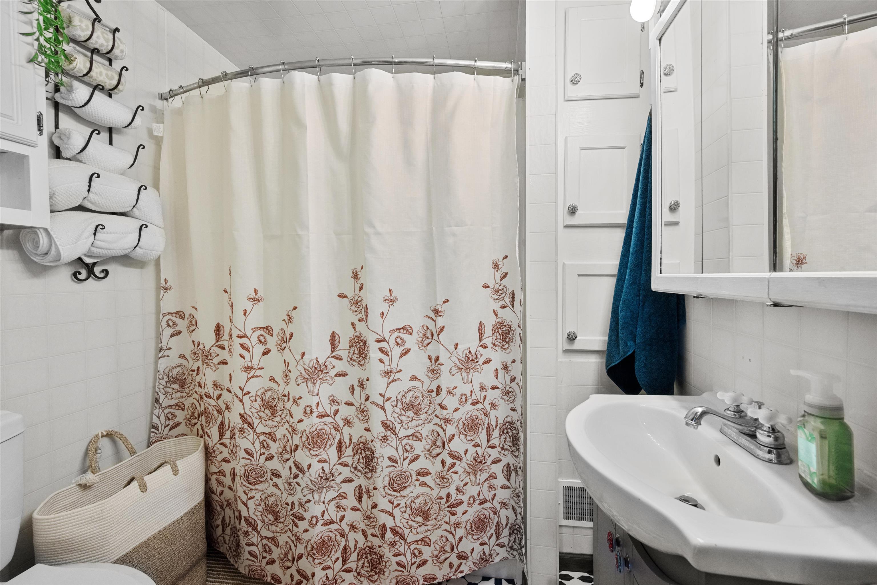 600 FRANKLIN STREET, Stevens Point, Wisconsin 54481, 3 Bedrooms Bedrooms, ,1 BathroomBathrooms,Residential,For Sale,600 FRANKLIN STREET,22603701
