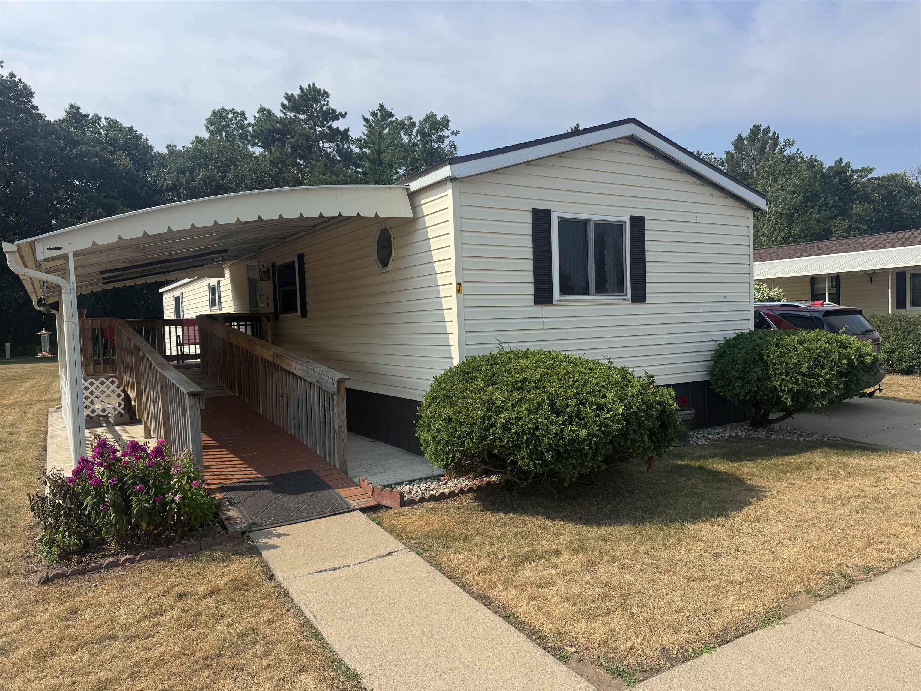 8311 S STATE HIGHWAY 13, Wisconsin Rapids, Wisconsin 54494, 2 Bedrooms Bedrooms, ,2 BathroomsBathrooms,Residential,For Sale,8311 S STATE HIGHWAY 13,22603702