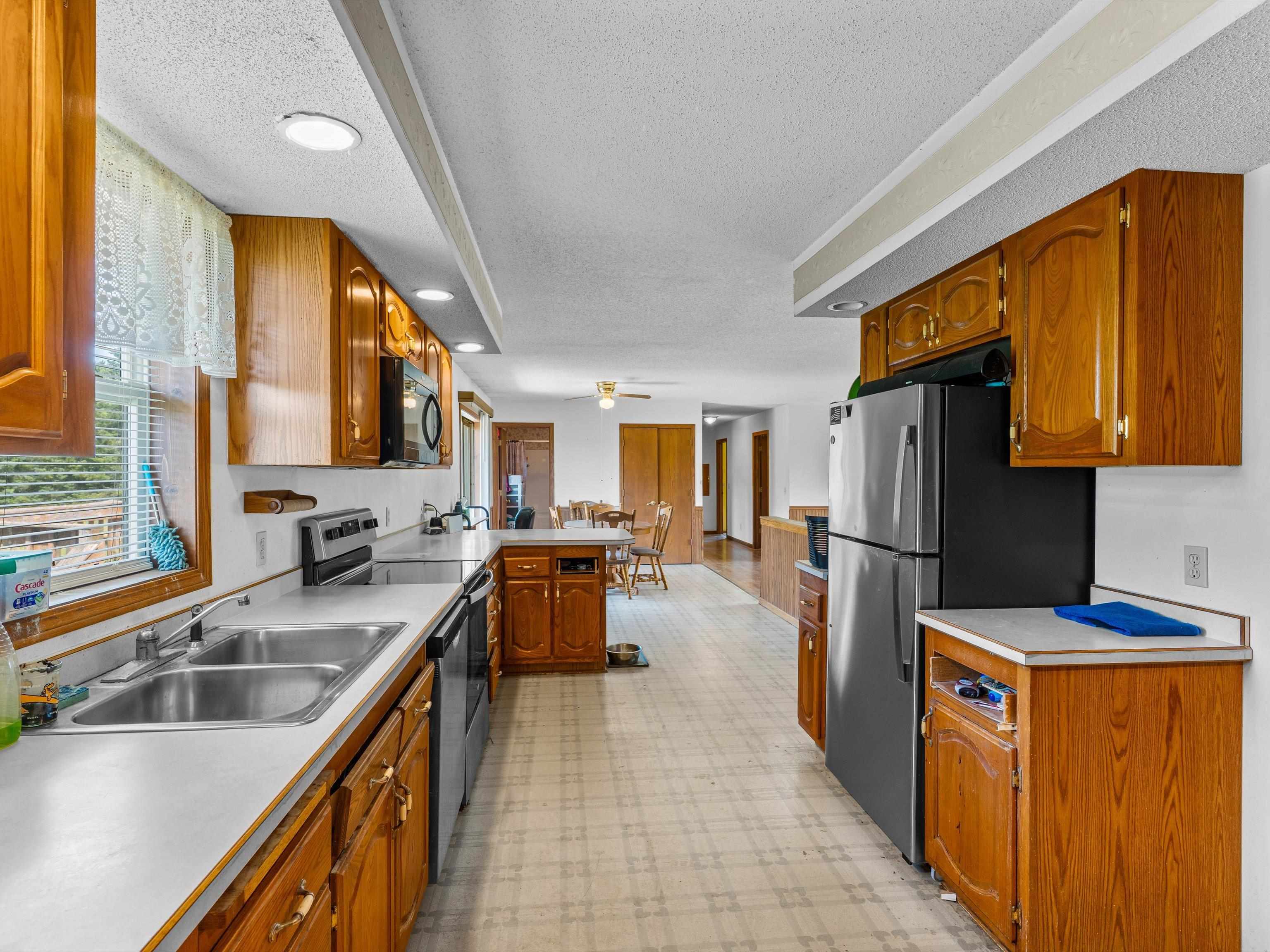 203202 DAY AVENUE, Marshfield, Wisconsin 54449, 4 Bedrooms Bedrooms, ,2 BathroomsBathrooms,Residential,For Sale,203202 DAY AVENUE,22603704