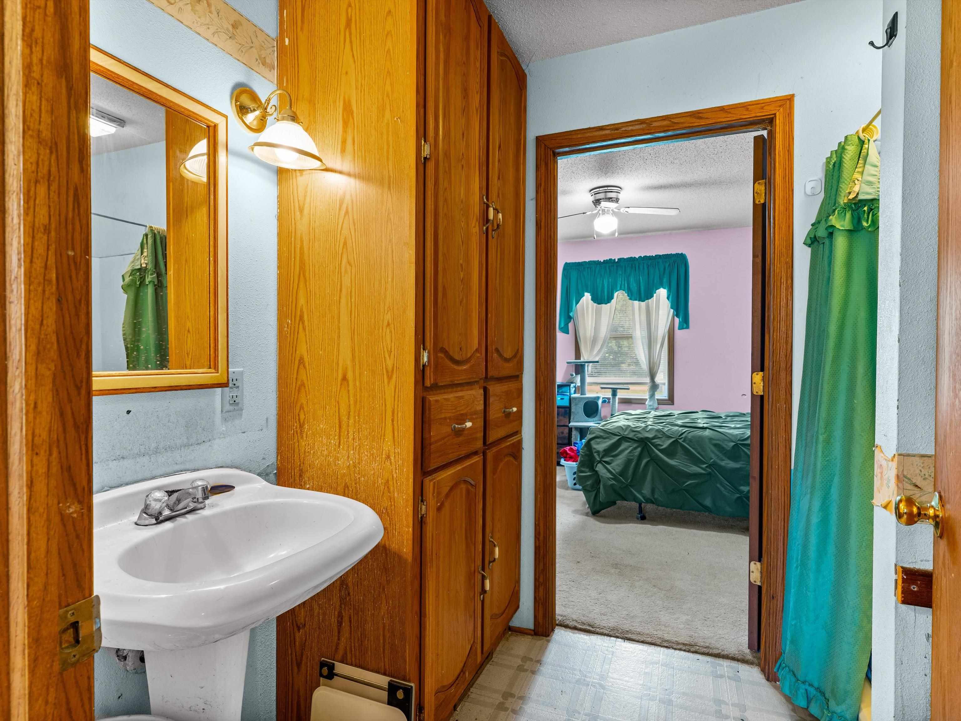 203202 DAY AVENUE, Marshfield, Wisconsin 54449, 4 Bedrooms Bedrooms, ,2 BathroomsBathrooms,Residential,For Sale,203202 DAY AVENUE,22603704