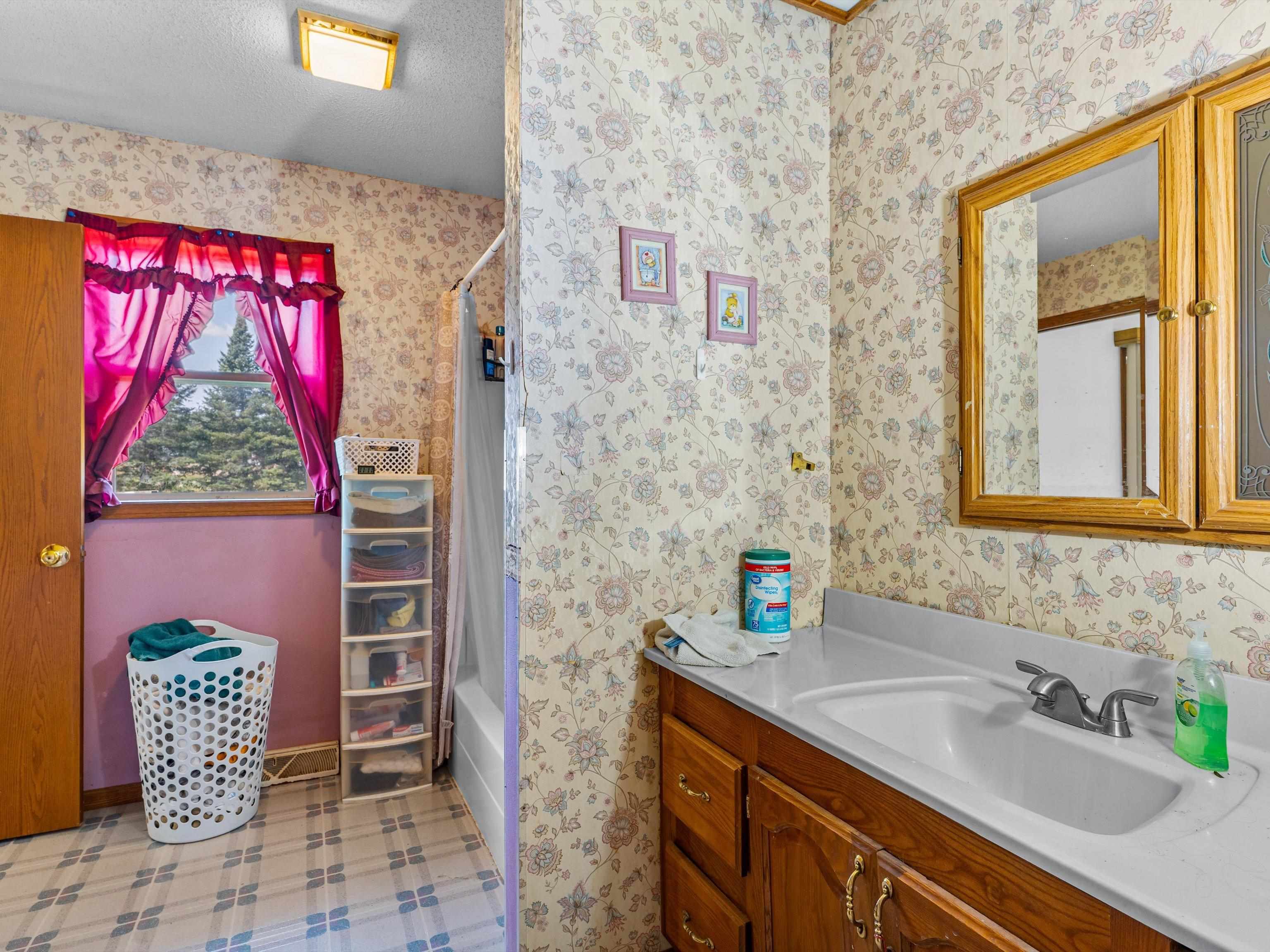 203202 DAY AVENUE, Marshfield, Wisconsin 54449, 4 Bedrooms Bedrooms, ,2 BathroomsBathrooms,Residential,For Sale,203202 DAY AVENUE,22603704