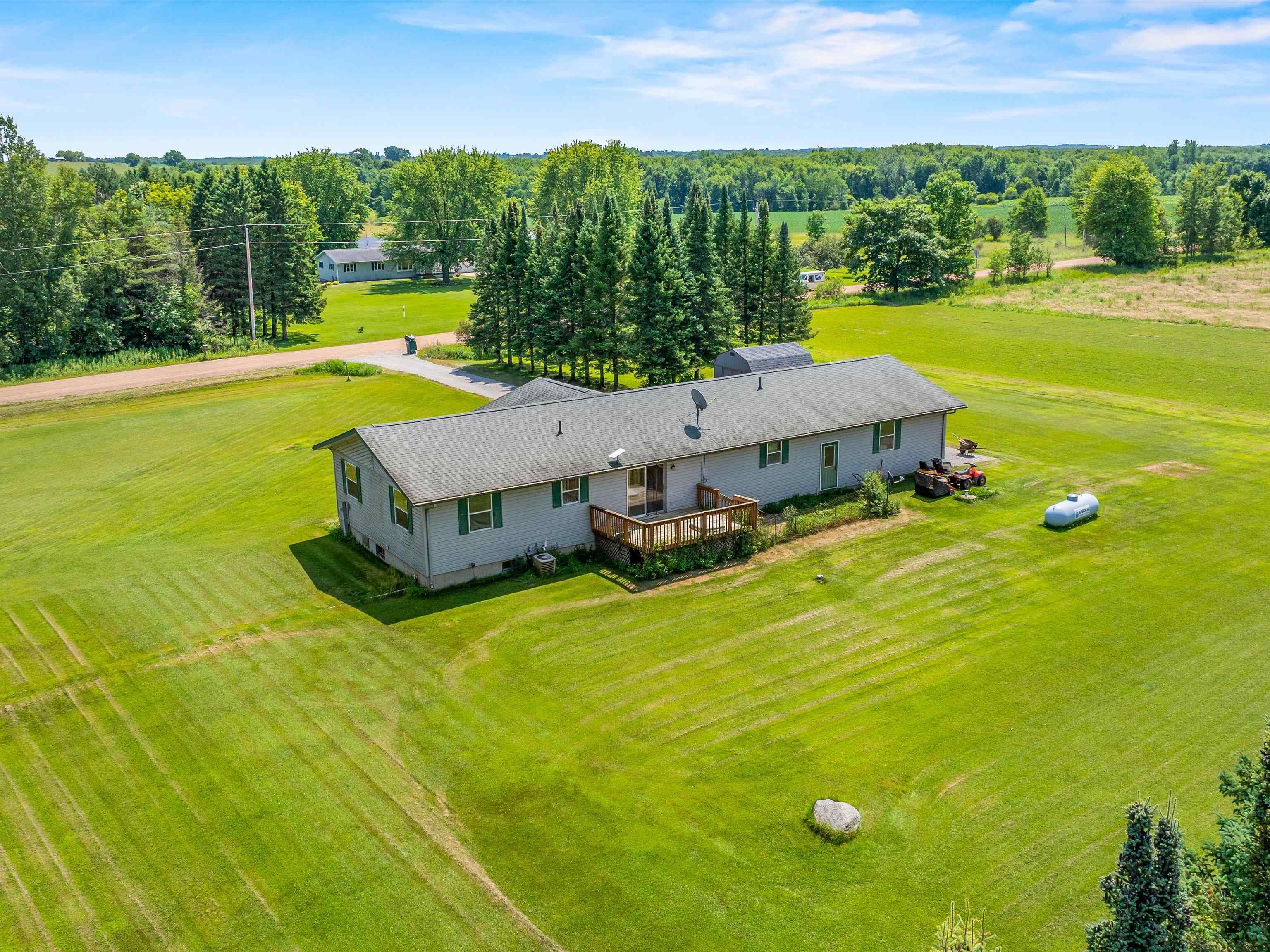 203202 DAY AVENUE, Marshfield, Wisconsin 54449, 4 Bedrooms Bedrooms, ,2 BathroomsBathrooms,Residential,For Sale,203202 DAY AVENUE,22603704