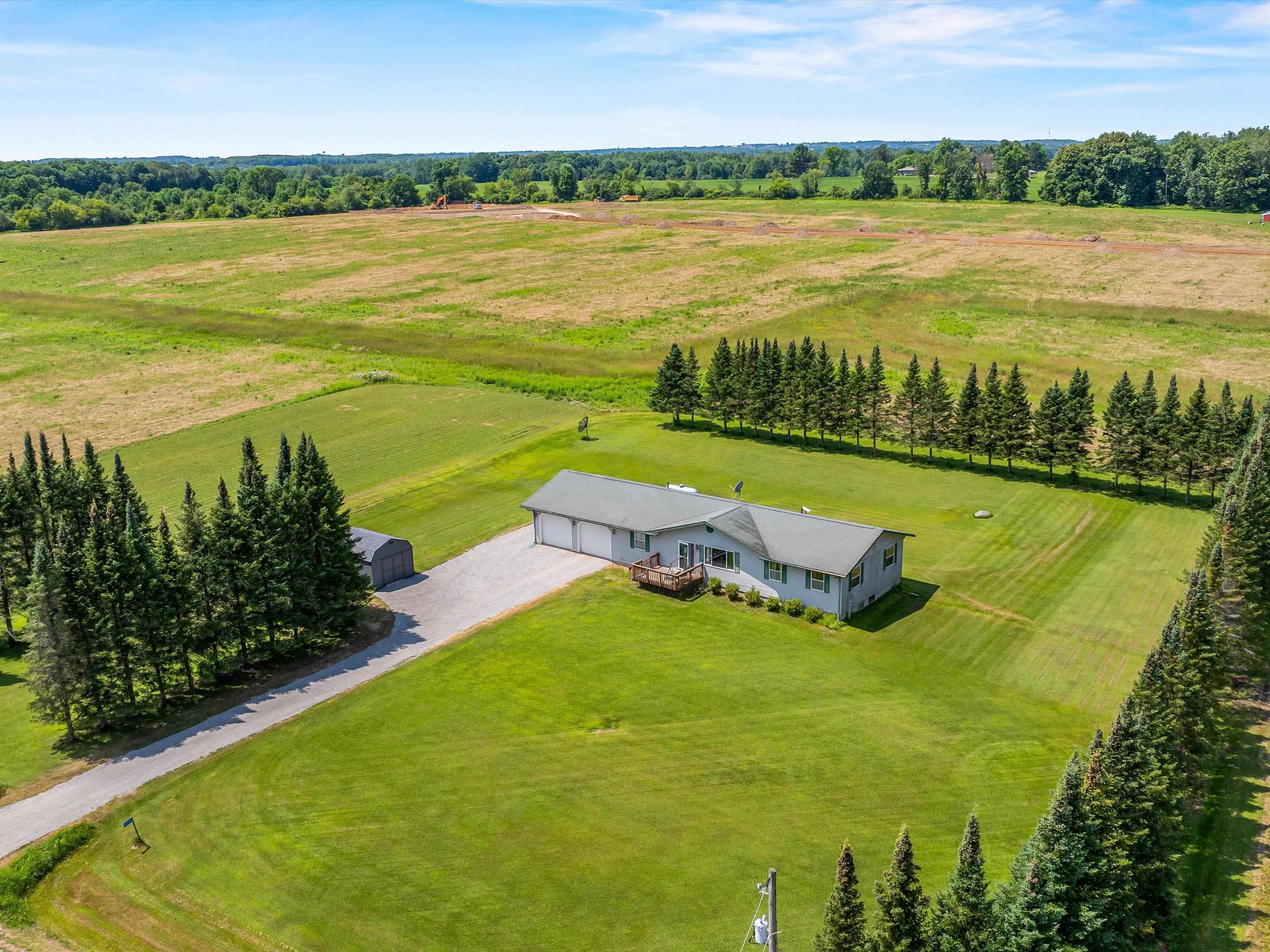 203202 DAY AVENUE, Marshfield, Wisconsin 54449, 4 Bedrooms Bedrooms, ,2 BathroomsBathrooms,Residential,For Sale,203202 DAY AVENUE,22603704