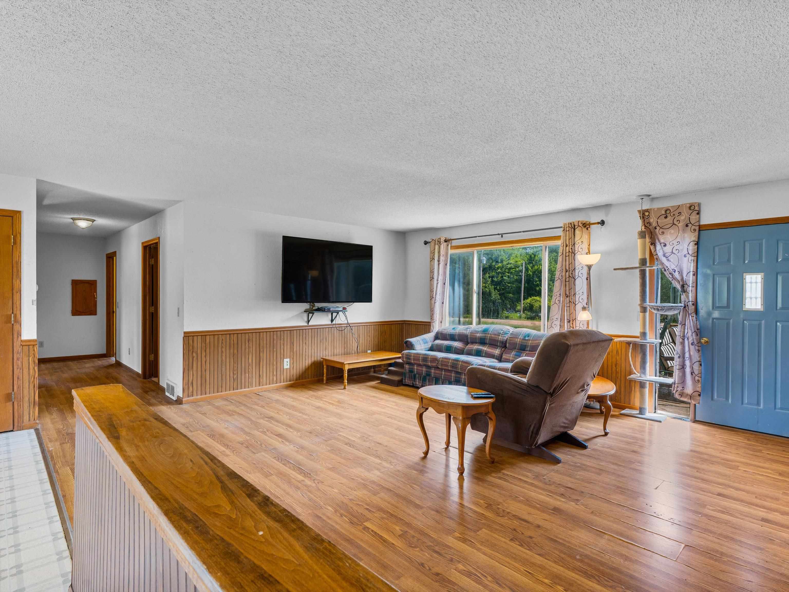 203202 DAY AVENUE, Marshfield, Wisconsin 54449, 4 Bedrooms Bedrooms, ,2 BathroomsBathrooms,Residential,For Sale,203202 DAY AVENUE,22603704