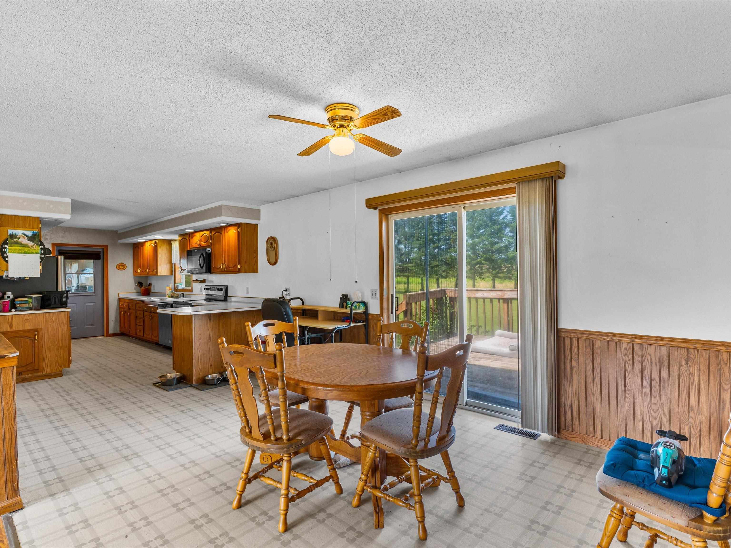 203202 DAY AVENUE, Marshfield, Wisconsin 54449, 4 Bedrooms Bedrooms, ,2 BathroomsBathrooms,Residential,For Sale,203202 DAY AVENUE,22603704
