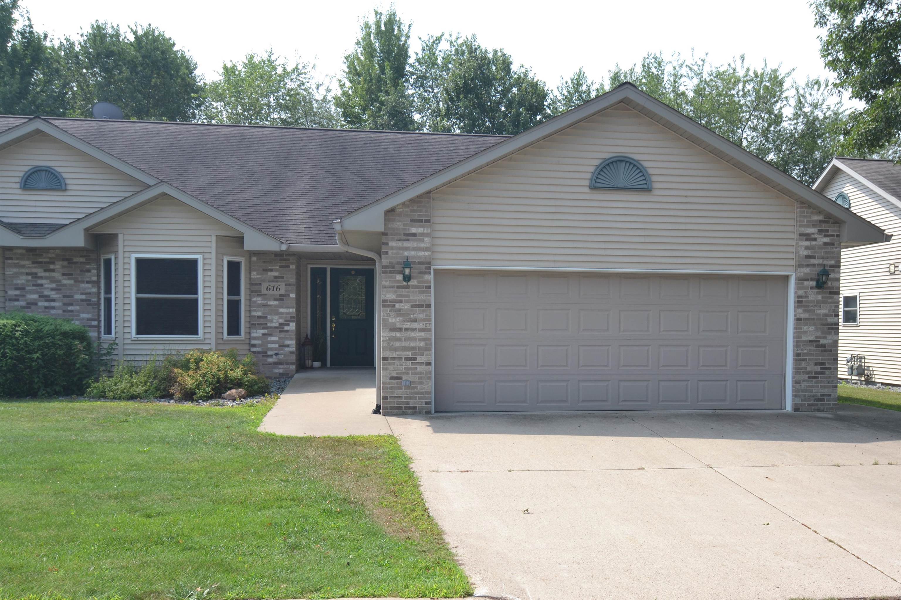 616 WHITNEY WAY, Mosinee, Wisconsin 54455, 2 Bedrooms Bedrooms, ,3 BathroomsBathrooms,Residential,For Sale,616 WHITNEY WAY,22603706