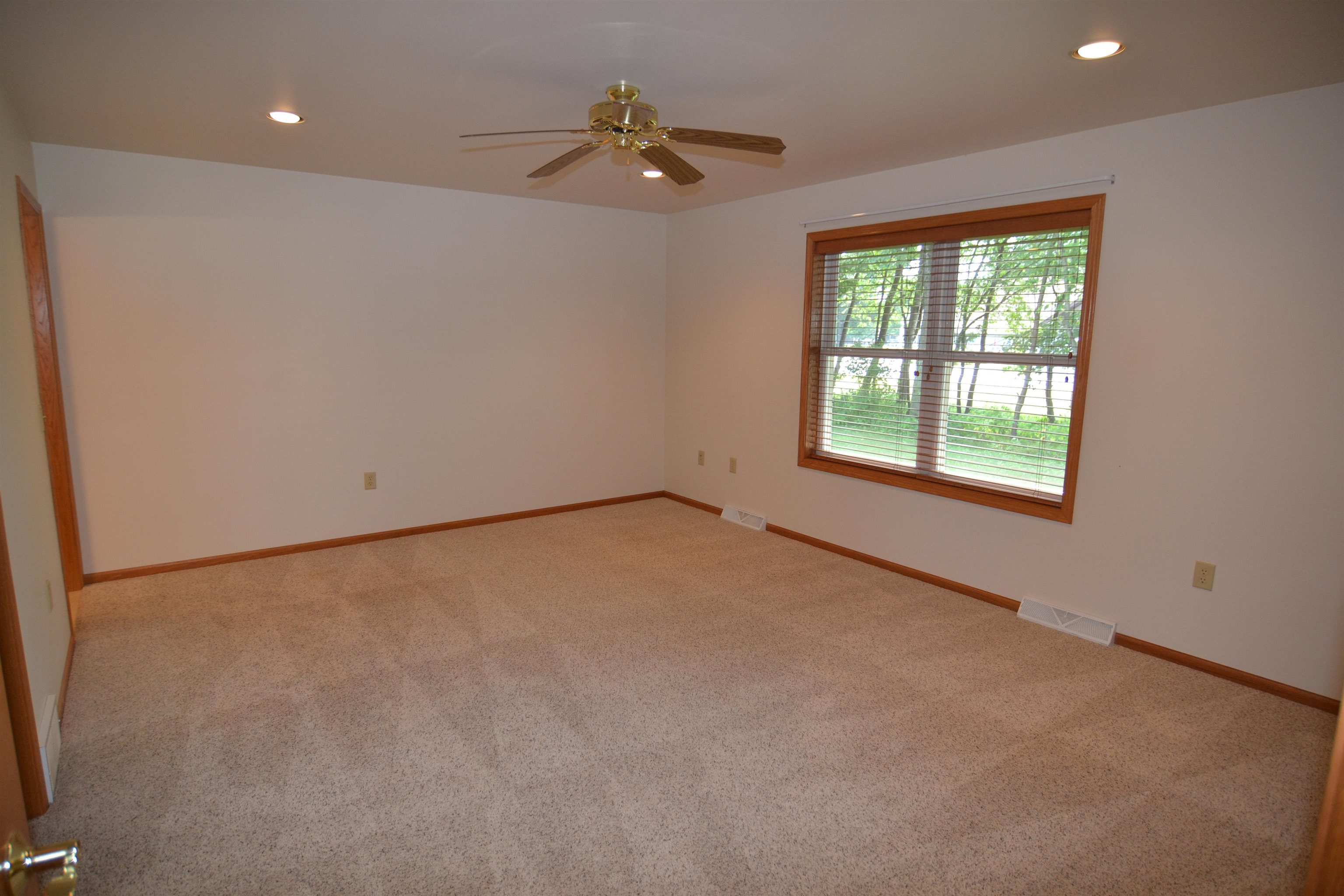 616 WHITNEY WAY, Mosinee, Wisconsin 54455, 2 Bedrooms Bedrooms, ,3 BathroomsBathrooms,Residential,For Sale,616 WHITNEY WAY,22603706