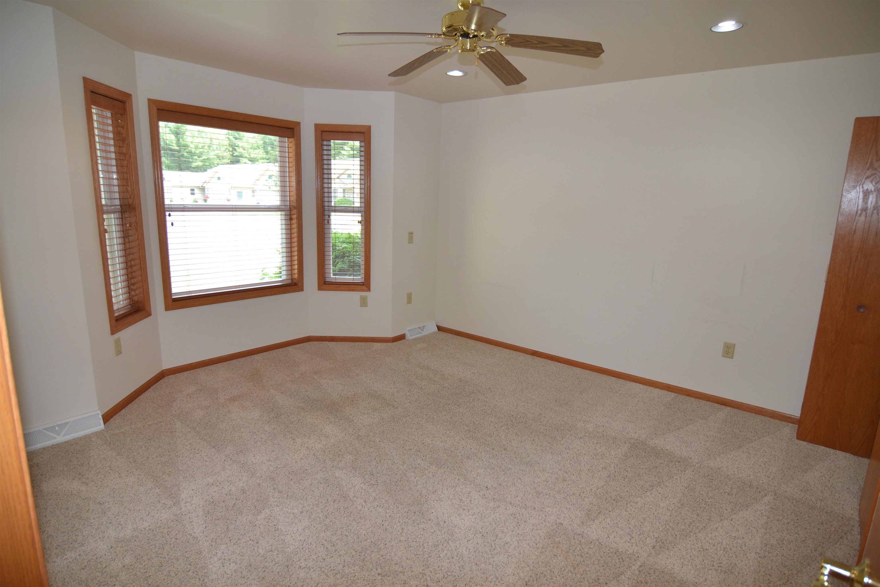 616 WHITNEY WAY, Mosinee, Wisconsin 54455, 2 Bedrooms Bedrooms, ,3 BathroomsBathrooms,Residential,For Sale,616 WHITNEY WAY,22603706