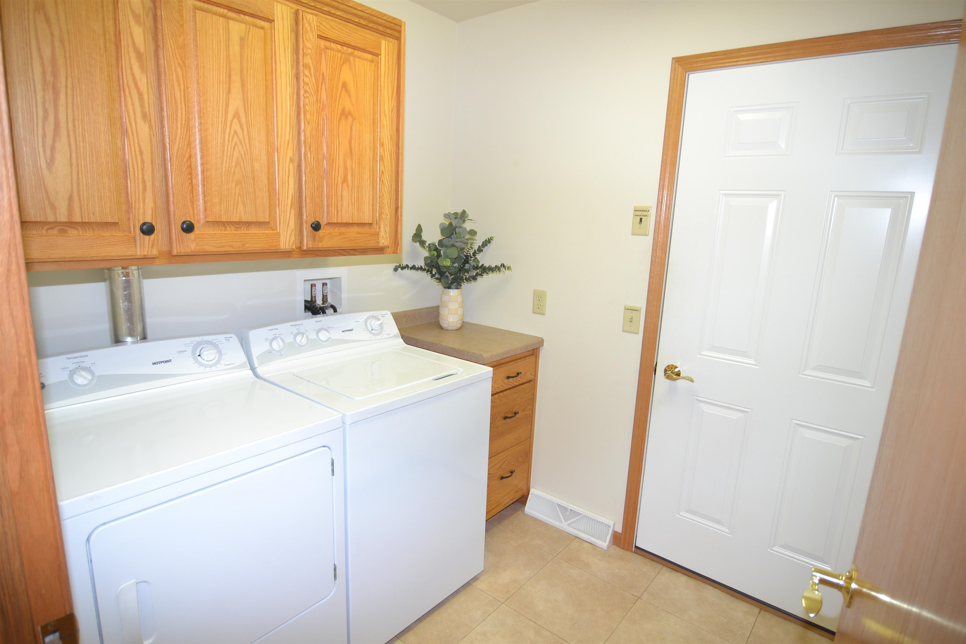 616 WHITNEY WAY, Mosinee, Wisconsin 54455, 2 Bedrooms Bedrooms, ,3 BathroomsBathrooms,Residential,For Sale,616 WHITNEY WAY,22603706