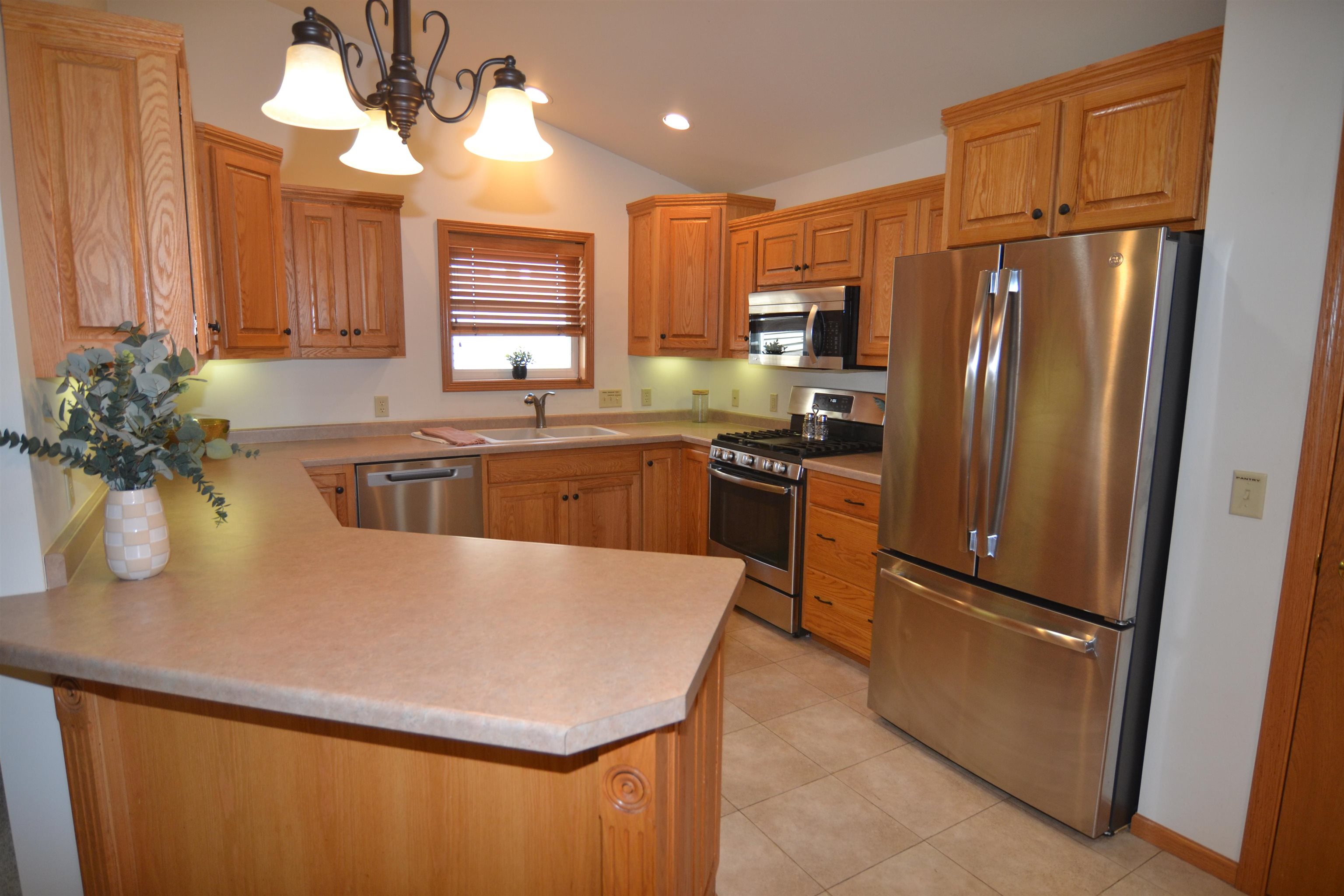 616 WHITNEY WAY, Mosinee, Wisconsin 54455, 2 Bedrooms Bedrooms, ,3 BathroomsBathrooms,Residential,For Sale,616 WHITNEY WAY,22603706