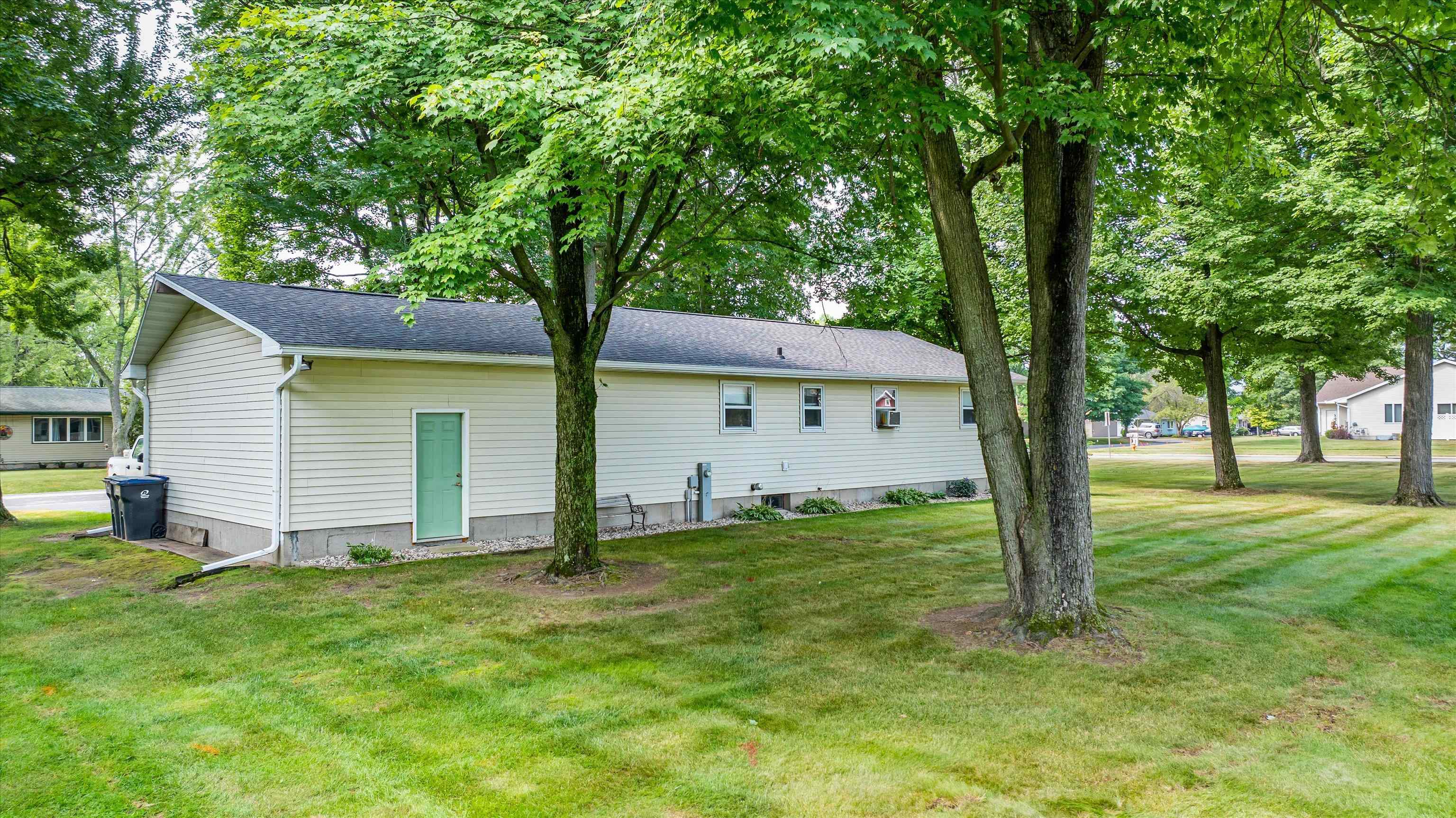 711 E 25TH STREET, Marshfield, Wisconsin 54449, 3 Bedrooms Bedrooms, ,1 BathroomBathrooms,Residential,For Sale,711 E 25TH STREET,22603709
