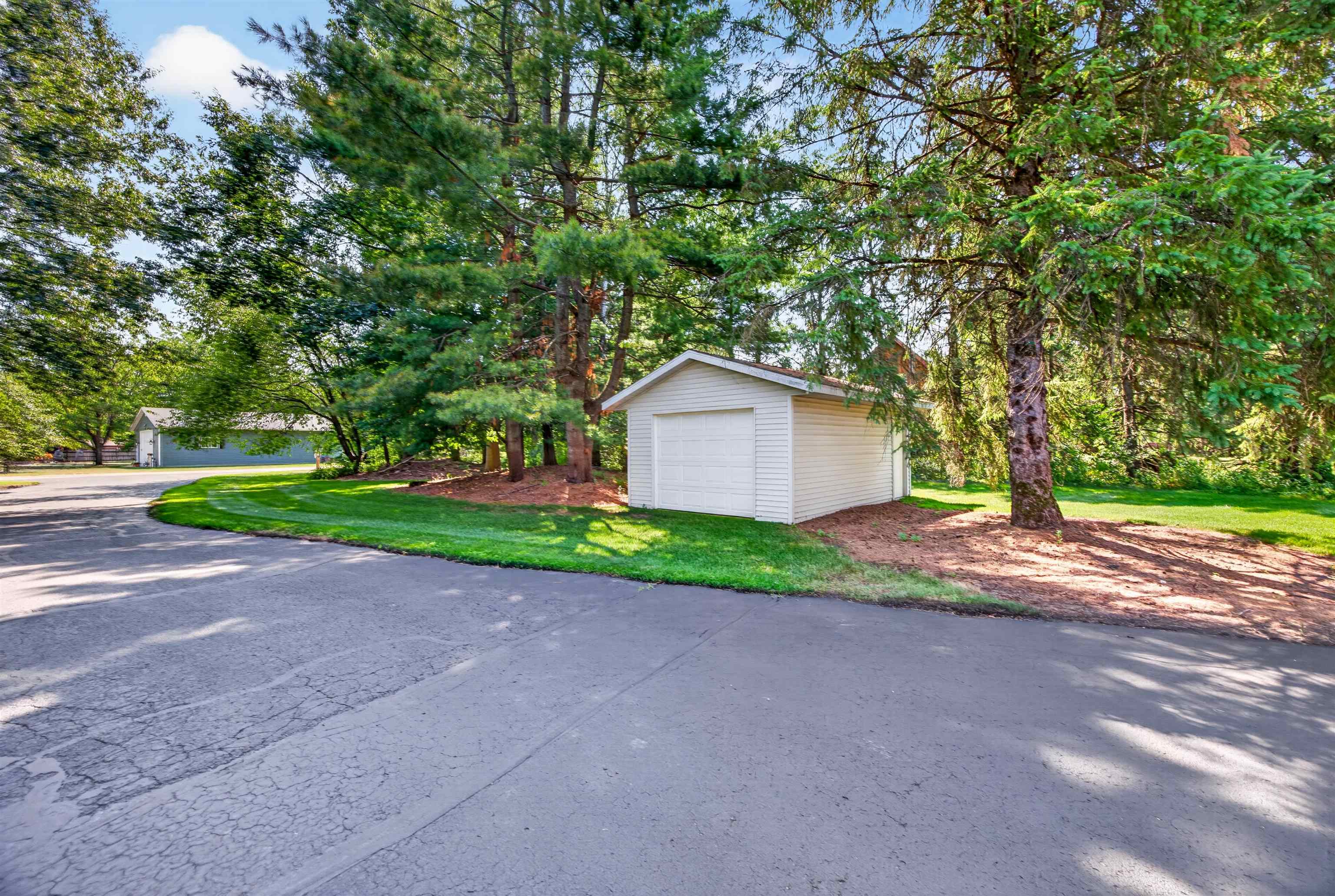 654 BENS LANE, Stevens Point, Wisconsin 54482, 5 Bedrooms Bedrooms, ,3 BathroomsBathrooms,Residential,For Sale,654 BENS LANE,22603711