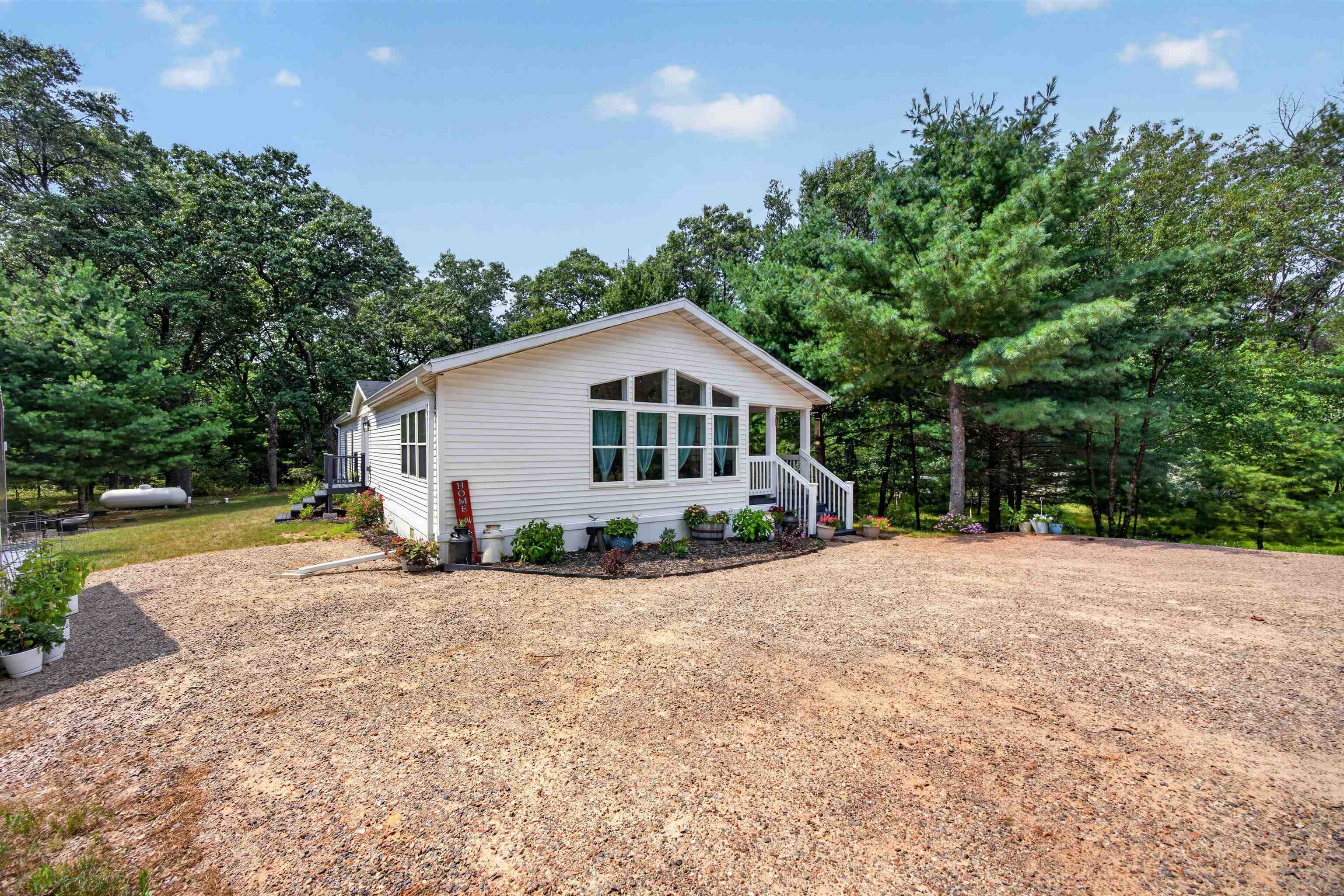 637 HAMPTON TRAIL, Nekoosa, Wisconsin 54457, 3 Bedrooms Bedrooms, ,2 BathroomsBathrooms,Residential,For Sale,637 HAMPTON TRAIL,22603712