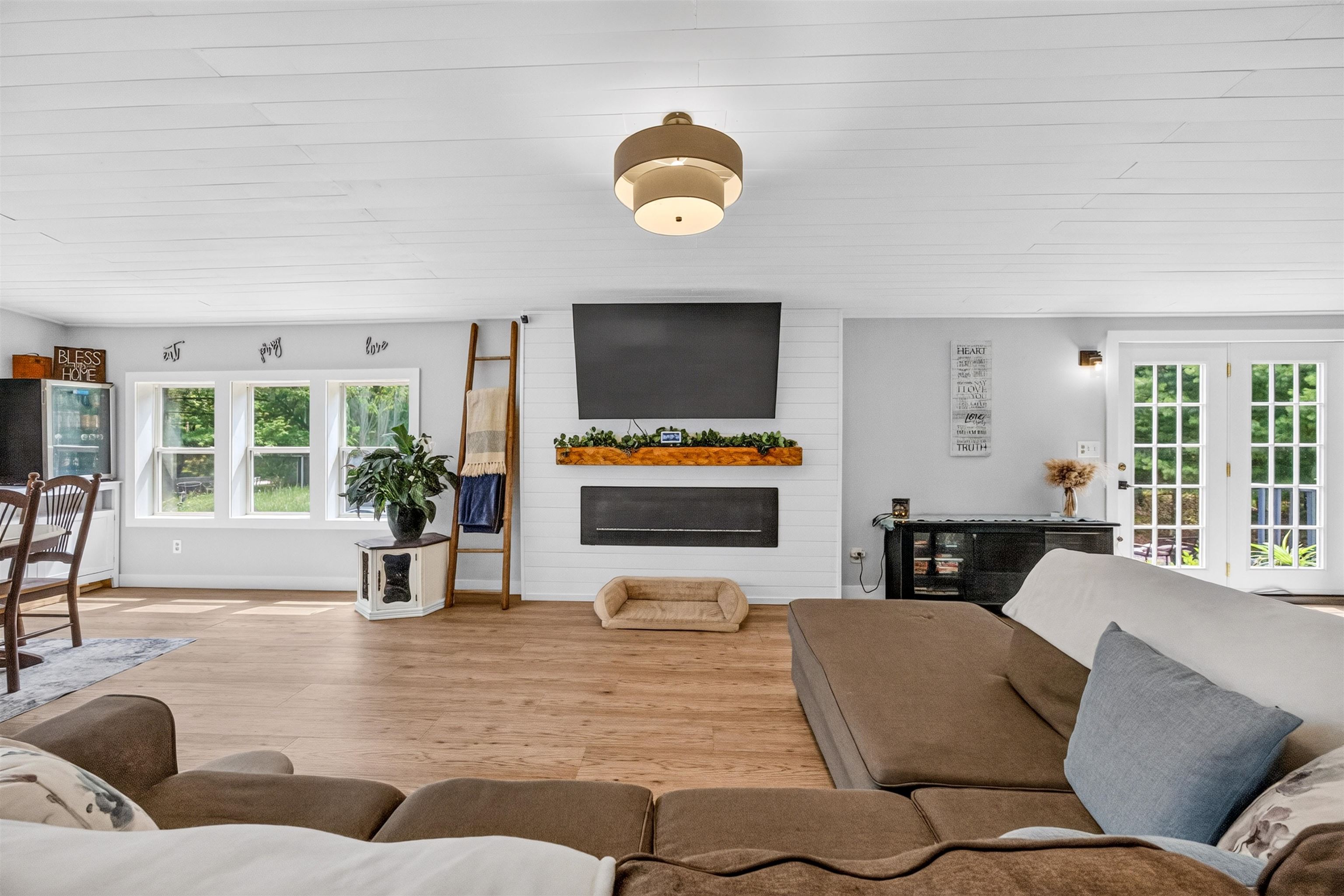 637 HAMPTON TRAIL, Nekoosa, Wisconsin 54457, 3 Bedrooms Bedrooms, ,2 BathroomsBathrooms,Residential,For Sale,637 HAMPTON TRAIL,22603712