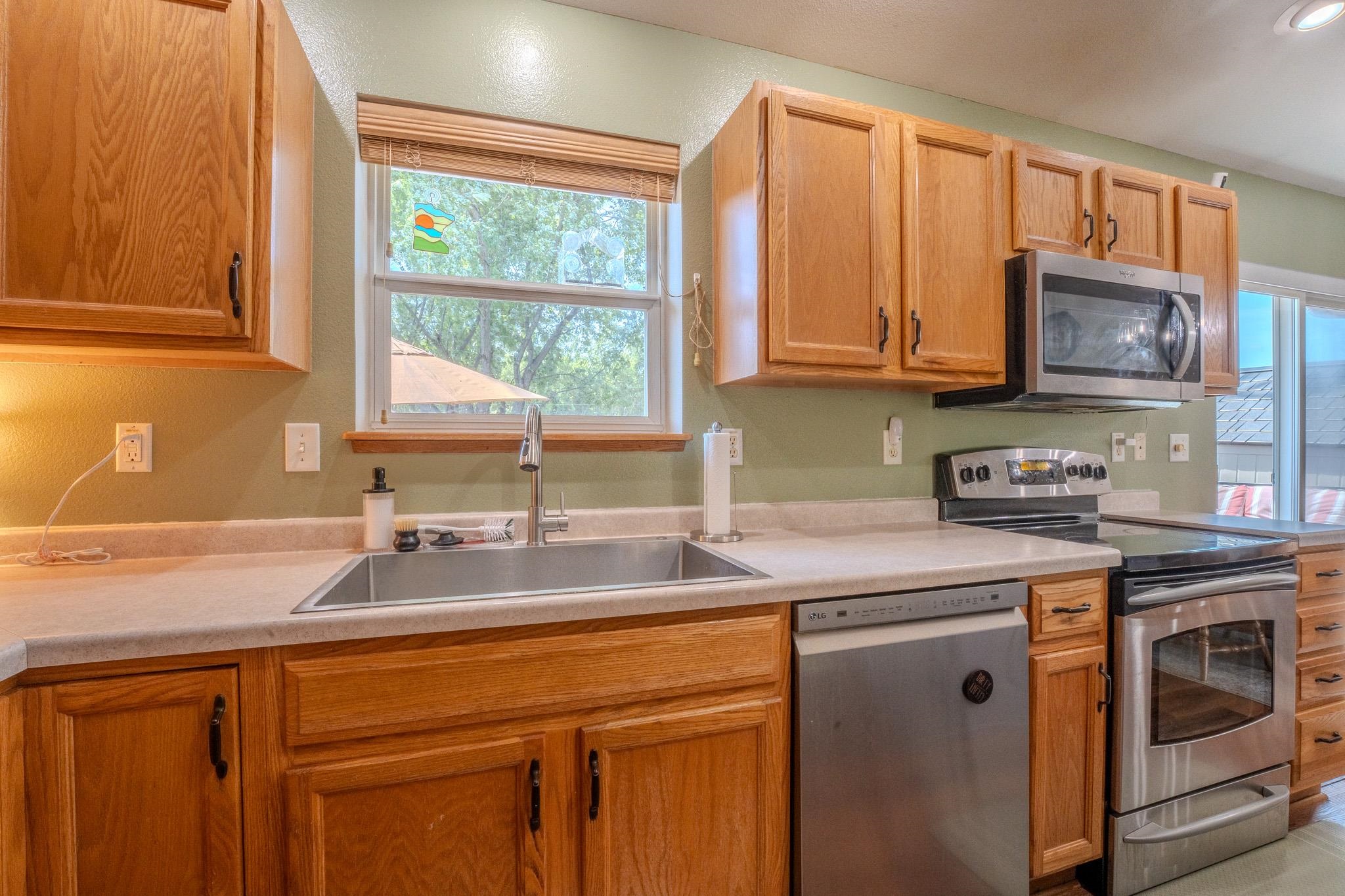 4611 HOLLY AVENUE, Weston, Wisconsin 54476, 2 Bedrooms Bedrooms, ,2 BathroomsBathrooms,Residential,For Sale,4611 HOLLY AVENUE,22603713