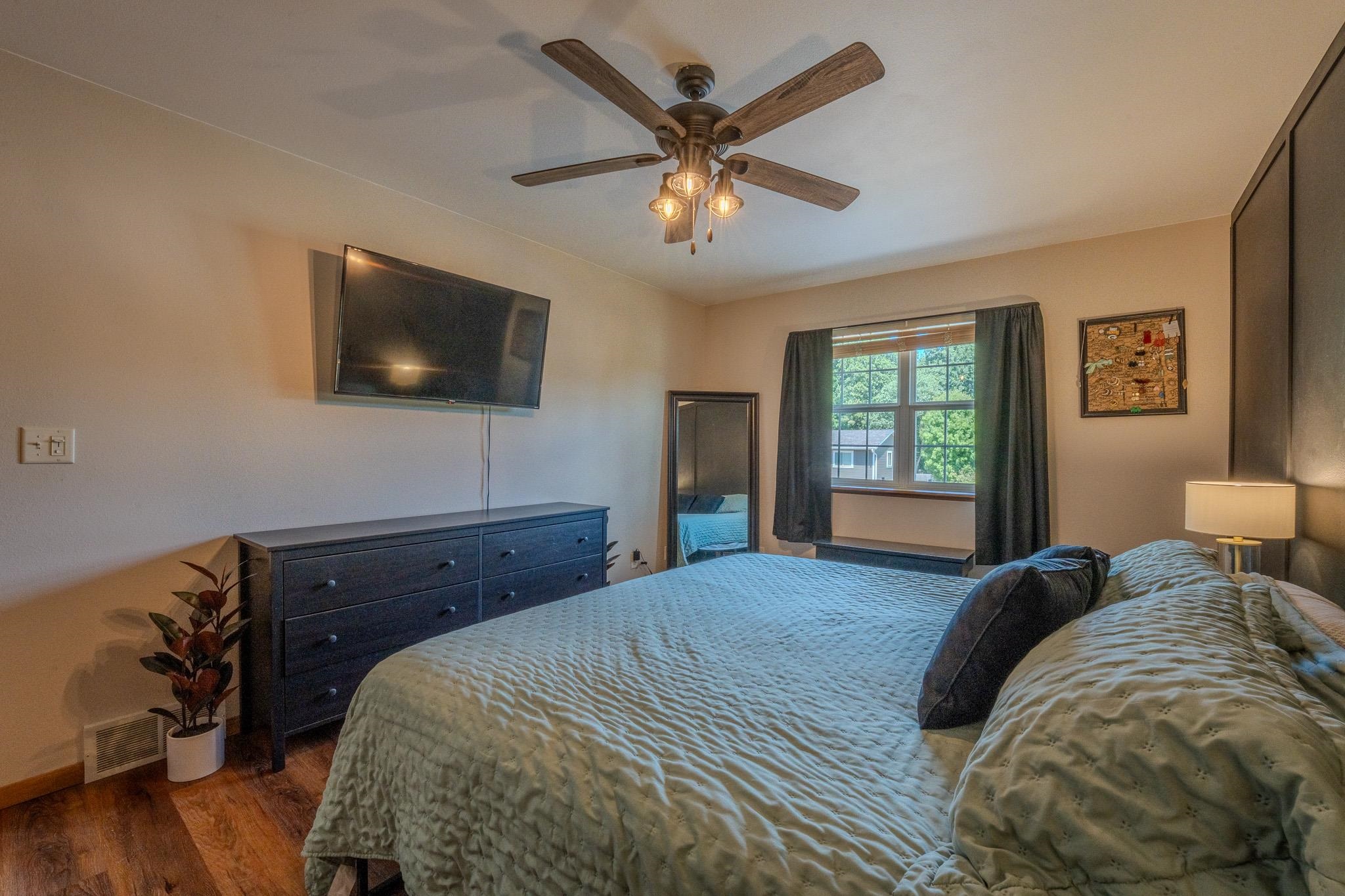 4611 HOLLY AVENUE, Weston, Wisconsin 54476, 2 Bedrooms Bedrooms, ,2 BathroomsBathrooms,Residential,For Sale,4611 HOLLY AVENUE,22603713