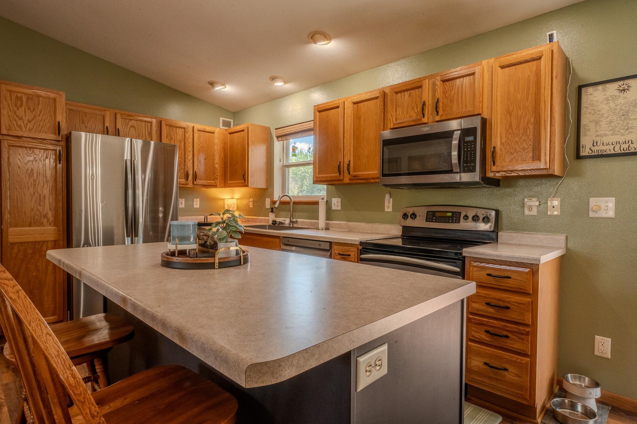 4611 HOLLY AVENUE, Weston, Wisconsin 54476, 2 Bedrooms Bedrooms, ,2 BathroomsBathrooms,Residential,For Sale,4611 HOLLY AVENUE,22603713