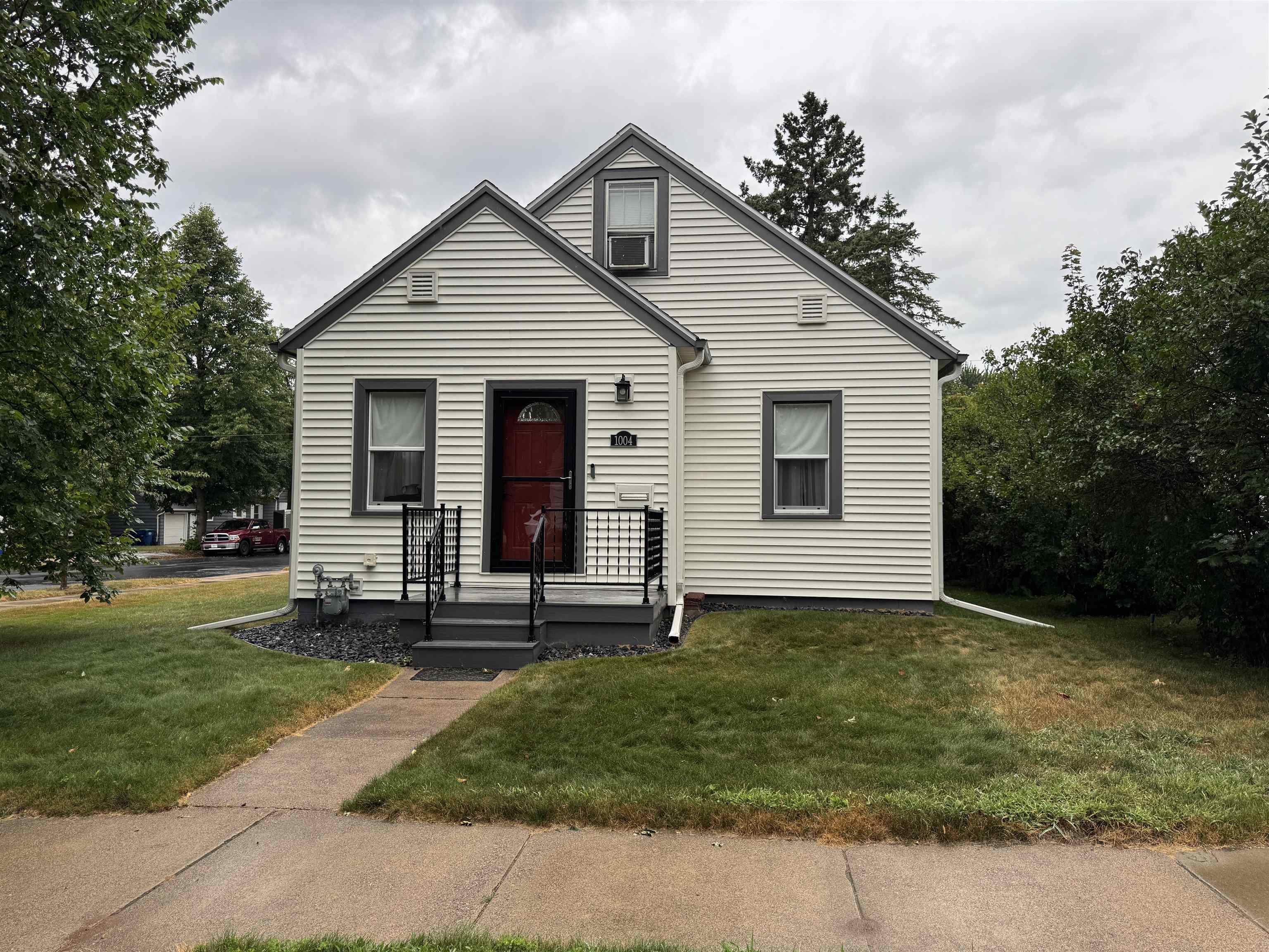 1004 N 5TH AVENUE, Wausau, Wisconsin 54401, 3 Bedrooms Bedrooms, ,2 BathroomsBathrooms,Residential,For Sale,1004 N 5TH AVENUE,22603715