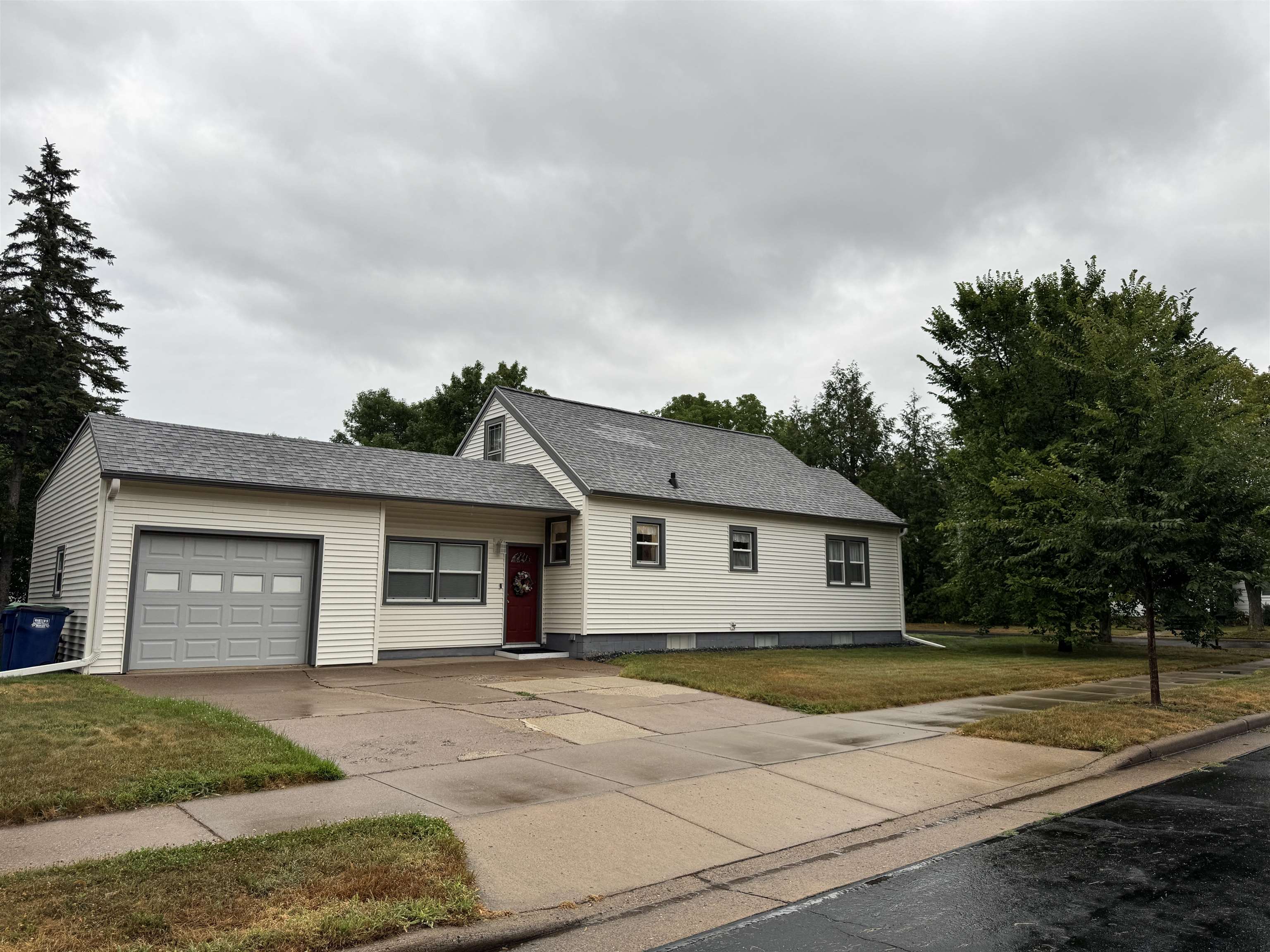 1004 N 5TH AVENUE, Wausau, Wisconsin 54401, 3 Bedrooms Bedrooms, ,2 BathroomsBathrooms,Residential,For Sale,1004 N 5TH AVENUE,22603715