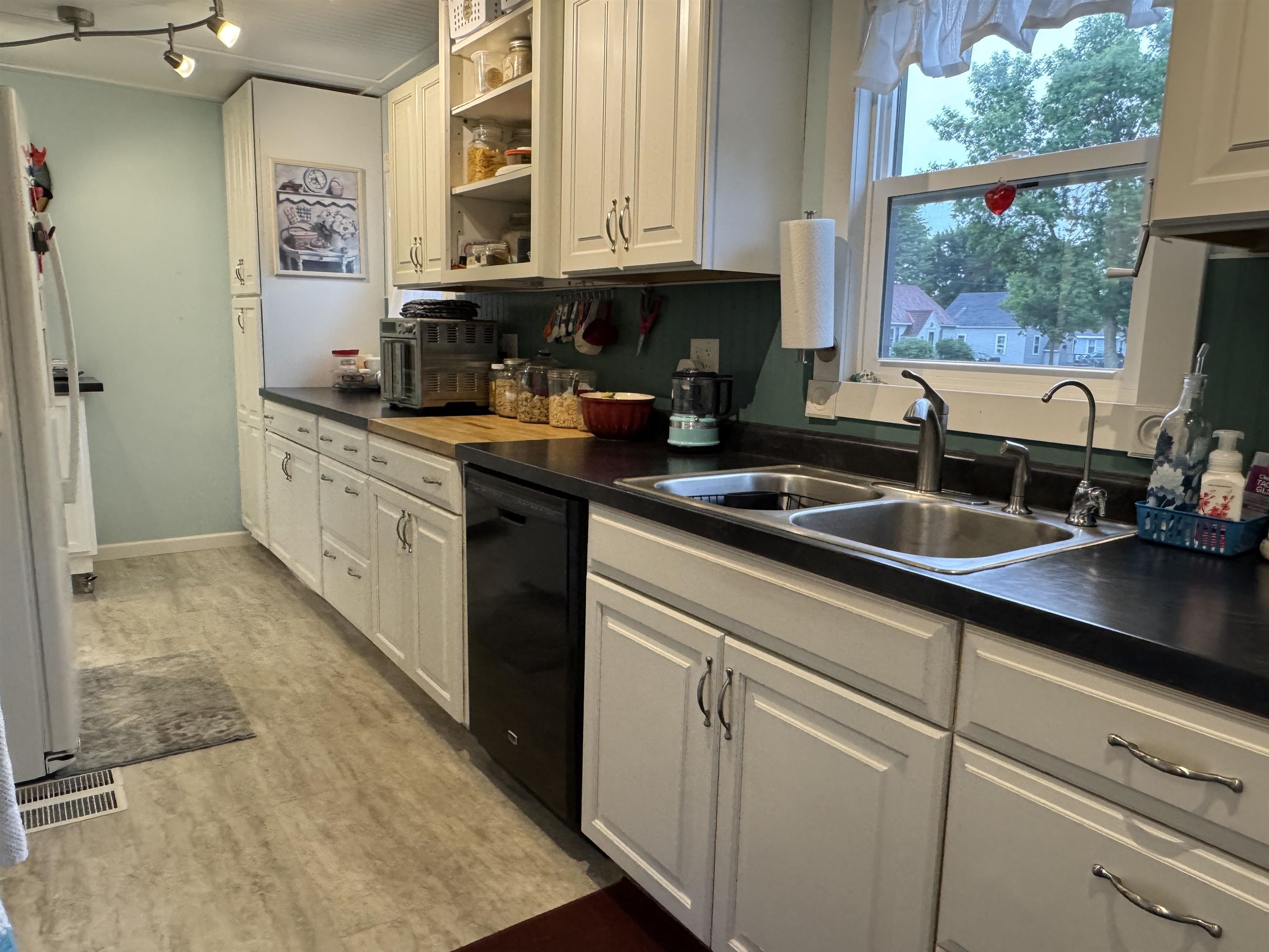 1004 N 5TH AVENUE, Wausau, Wisconsin 54401, 3 Bedrooms Bedrooms, ,2 BathroomsBathrooms,Residential,For Sale,1004 N 5TH AVENUE,22603715